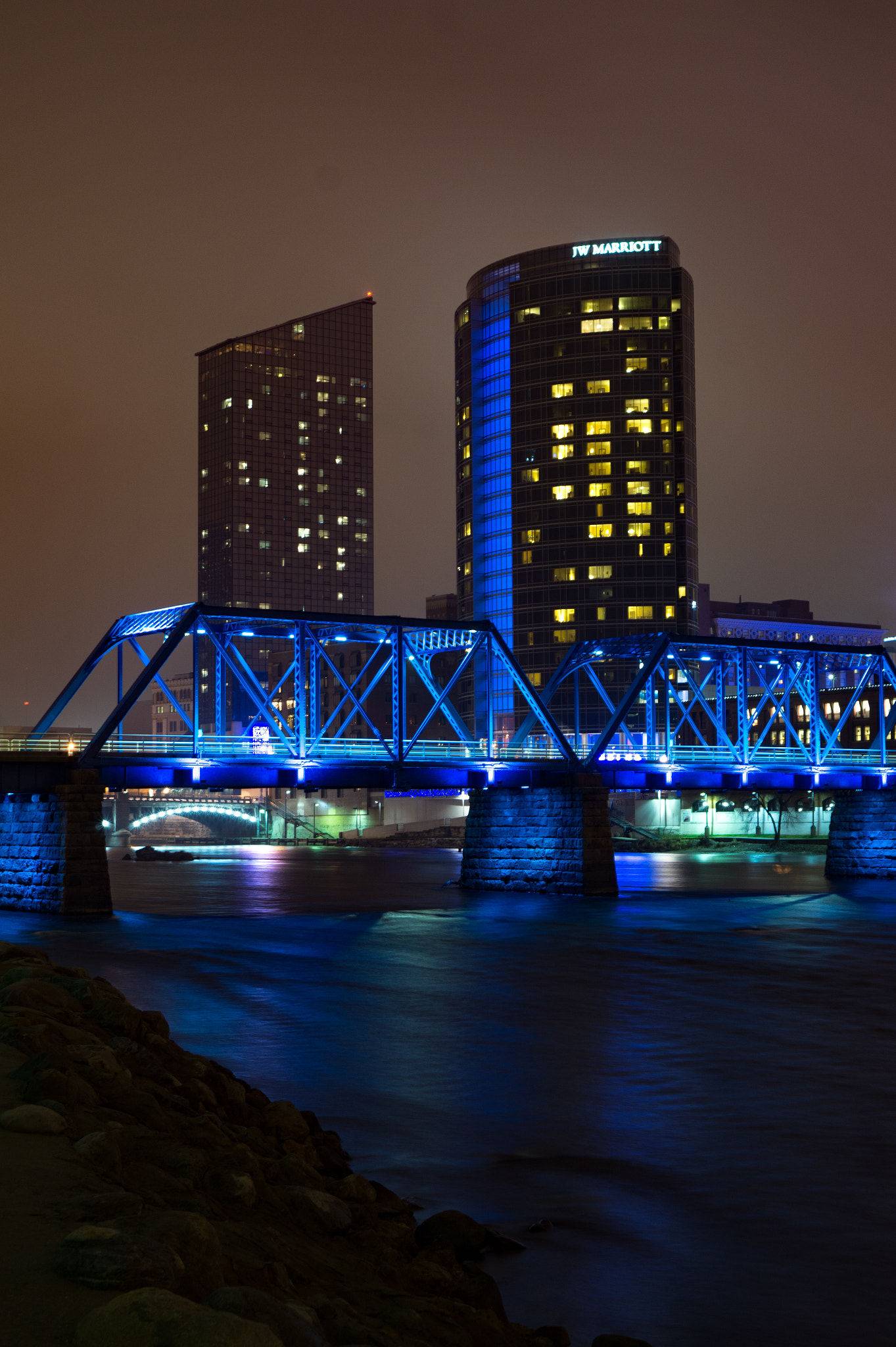 Sony Alpha a5000 (ILCE 5000) + Sony E 35mm F1.8 OSS sample photo. Blue hue view of grand rapids, mi photography