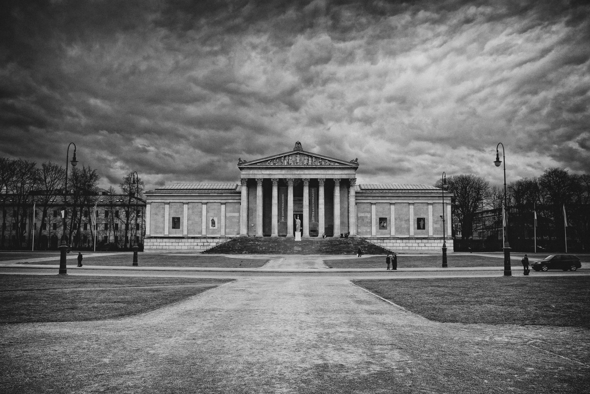 Pentax smc DA 18-55mm F3.5-5.6 AL WR sample photo. Königsplatz photography