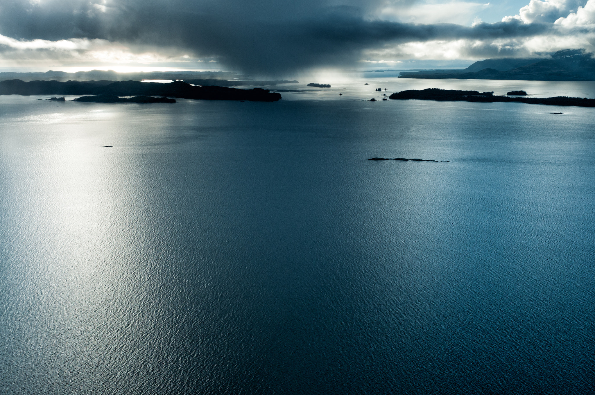 Nikon D300 + Nikon AF Nikkor 24mm F2.8D sample photo. Stormy sky photography