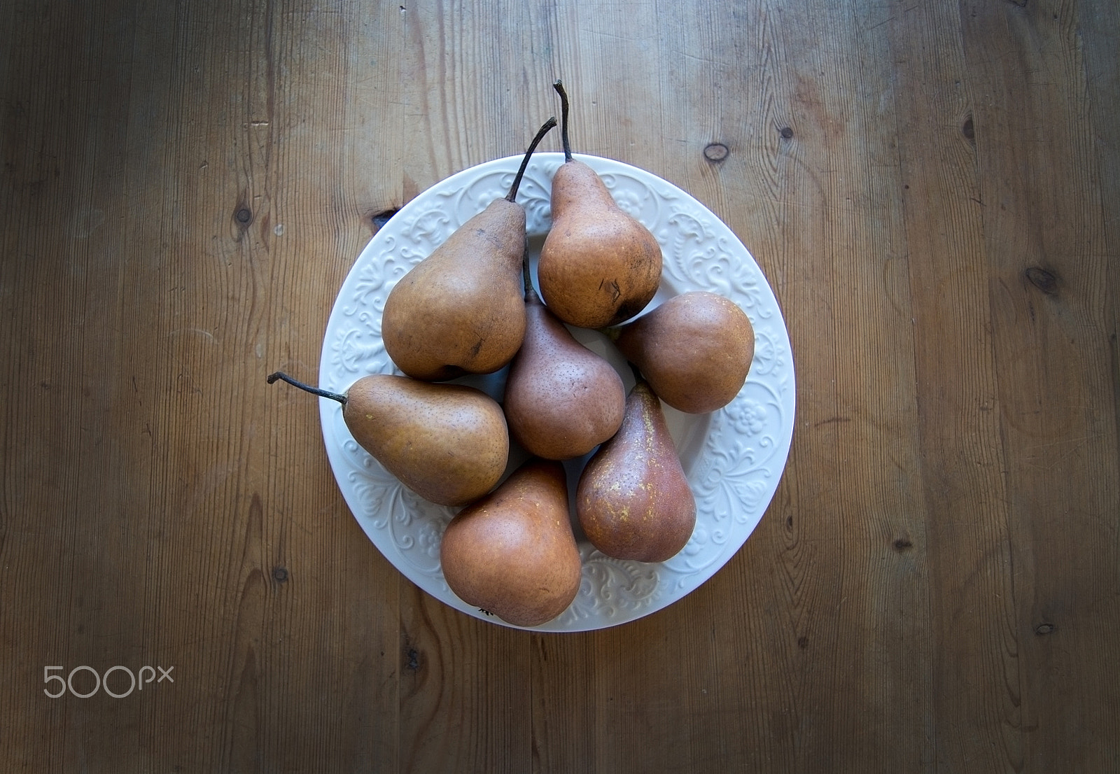 AF Zoom-Nikkor 35-70mm f/2.8D N sample photo. Pears on white plate photography
