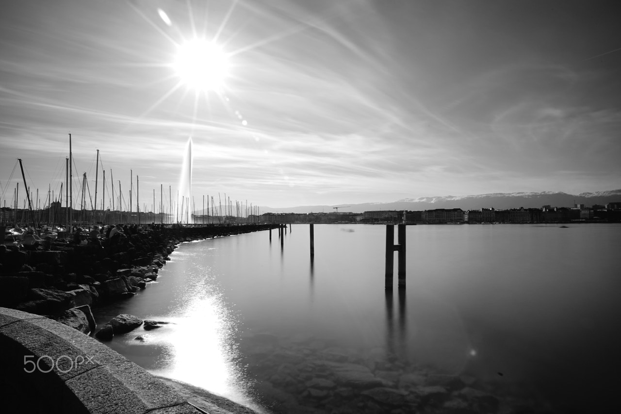 Sony a7 + Sigma 20mm F1.8 EX DG Aspherical RF sample photo. Lake waterfront - geneva photography