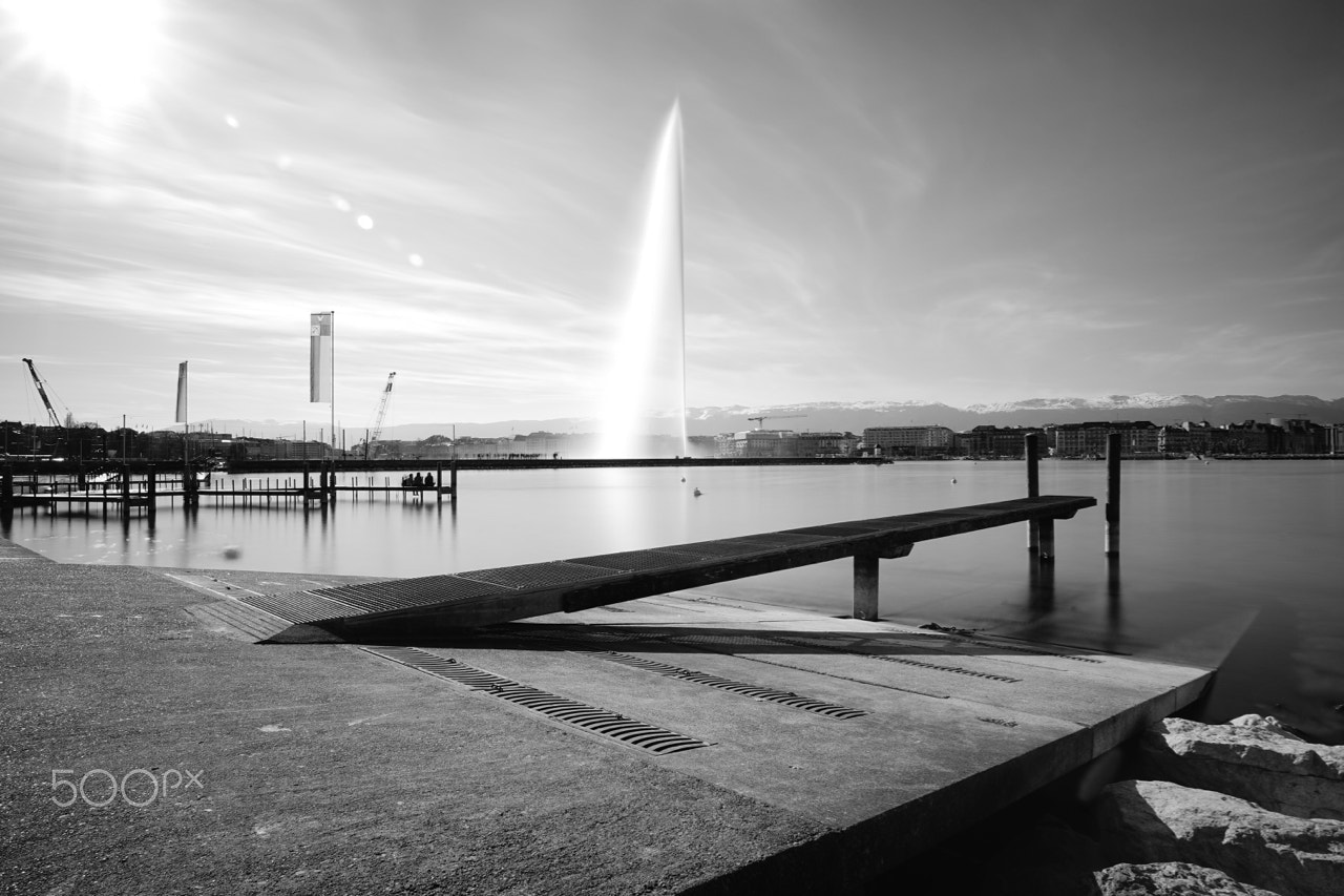 Sony a7 + Sigma 20mm F1.8 EX DG Aspherical RF sample photo. Lake waterfront - geneva photography