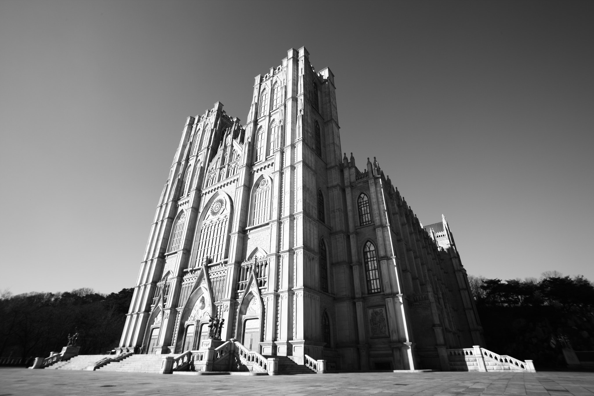 Sigma 17-35mm f/2.8-4 EX DG Aspherical HSM sample photo. Hall of peace, kyung hee university photography