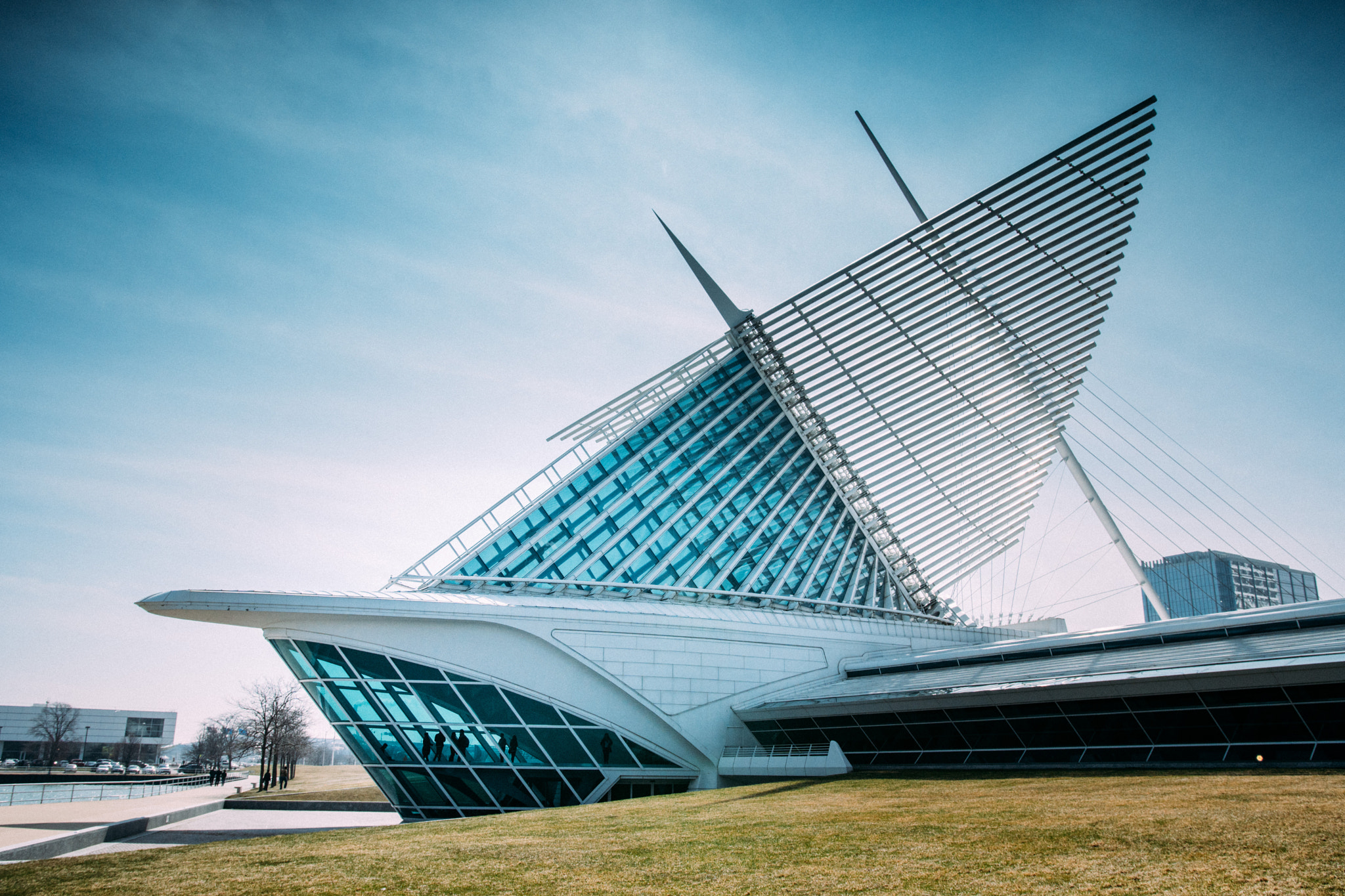 Sony a6300 + Sony DT 50mm F1.8 SAM sample photo. Milwaukee art museum photography
