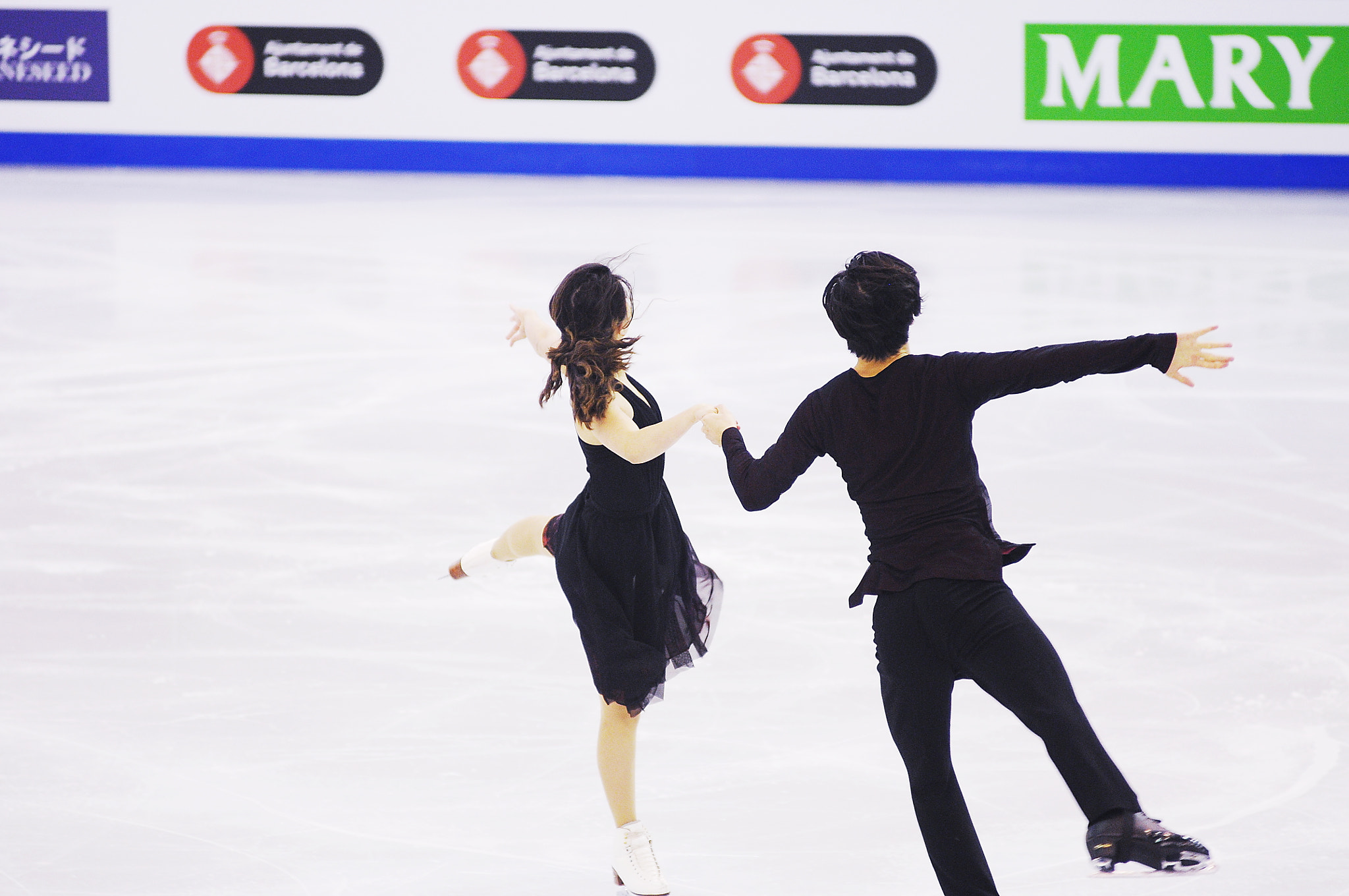 Nikon D300 + Manual Lens No CPU sample photo. Maia and alex shibutani during the free dance practice at gpf barcelona 2015 photography