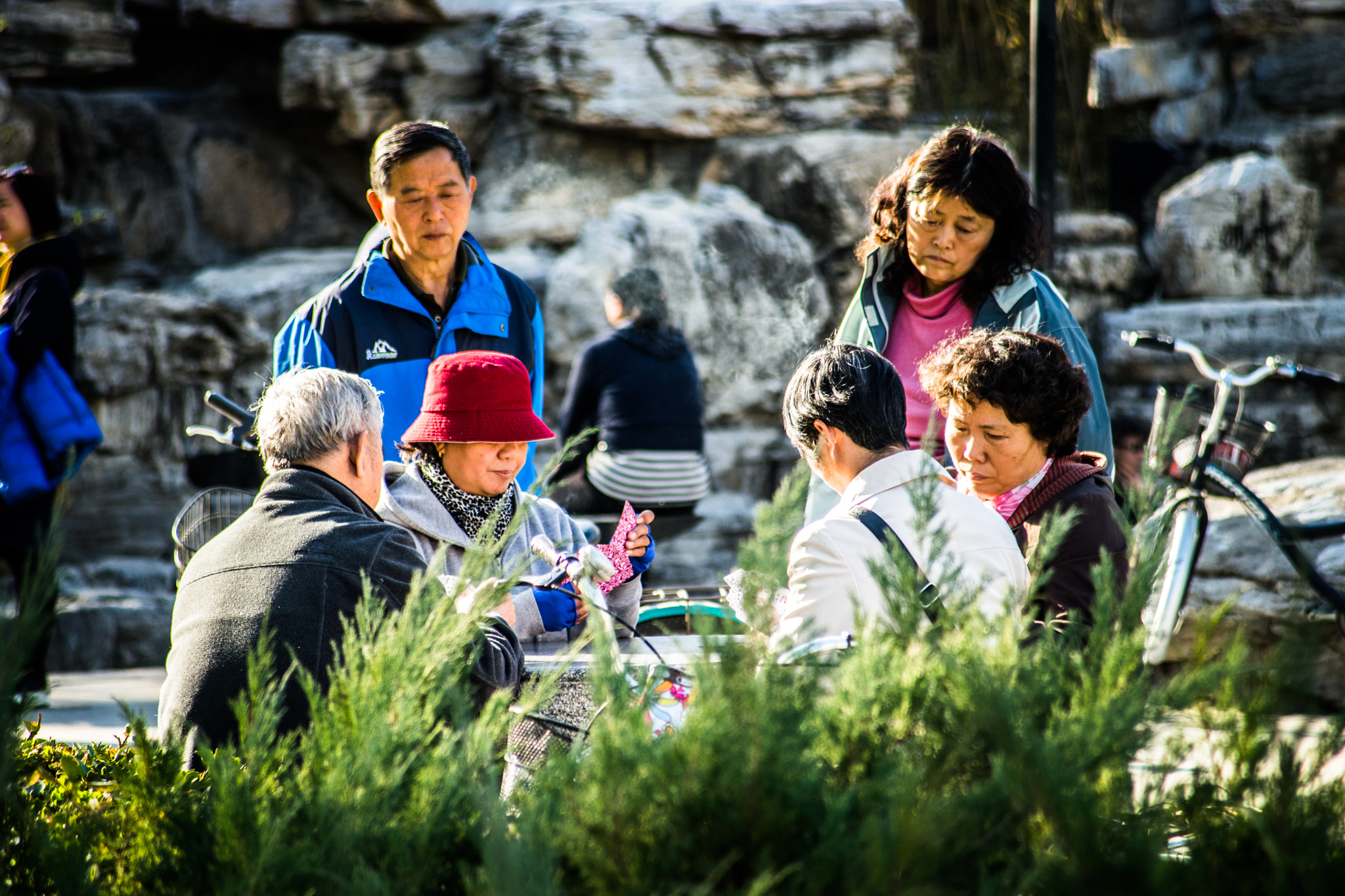 Minolta AF 80-200mm F4.5-5.6 sample photo. Playing poker photography