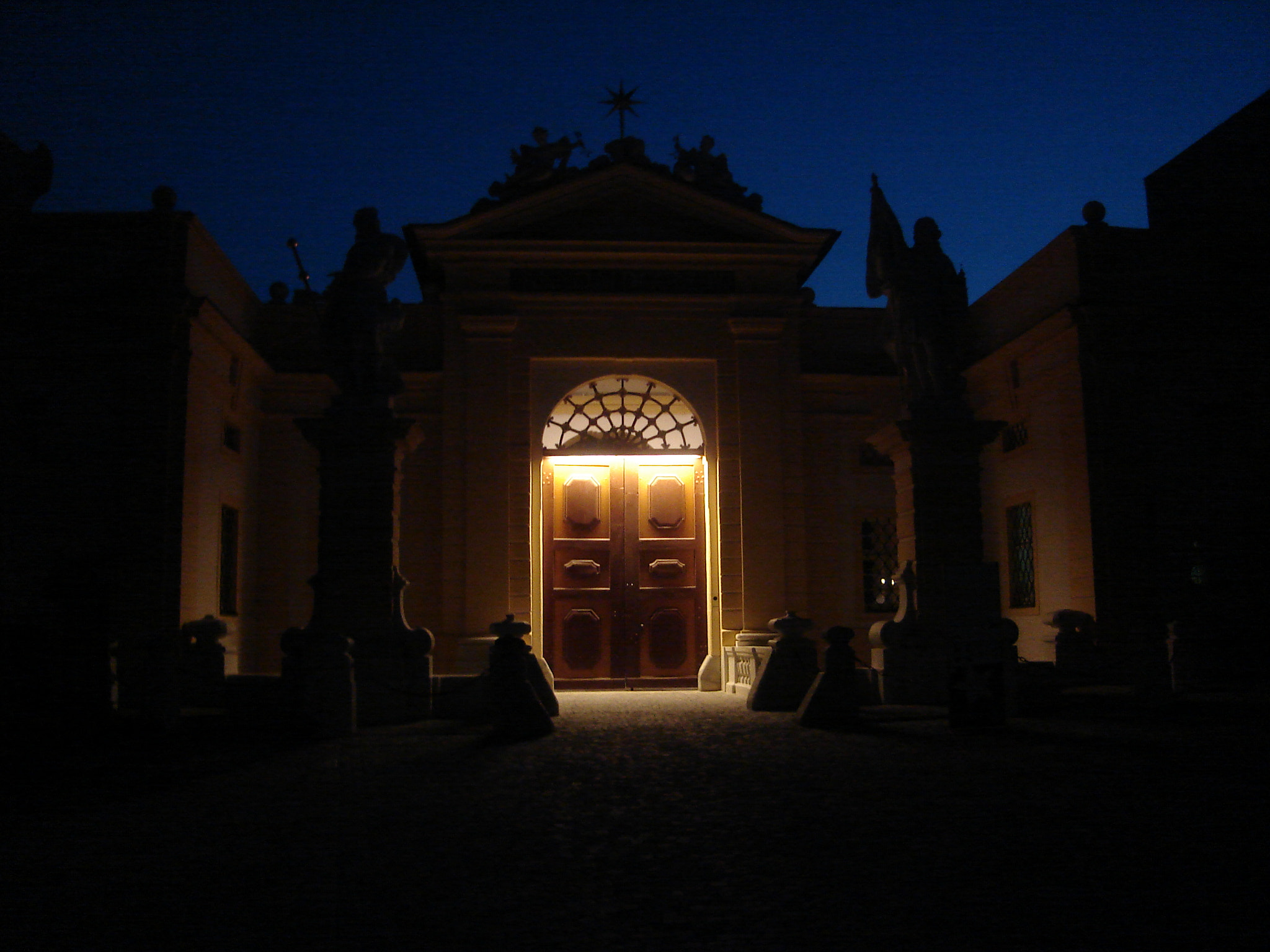 Sony DSC-S40 sample photo. Door to heaven photography