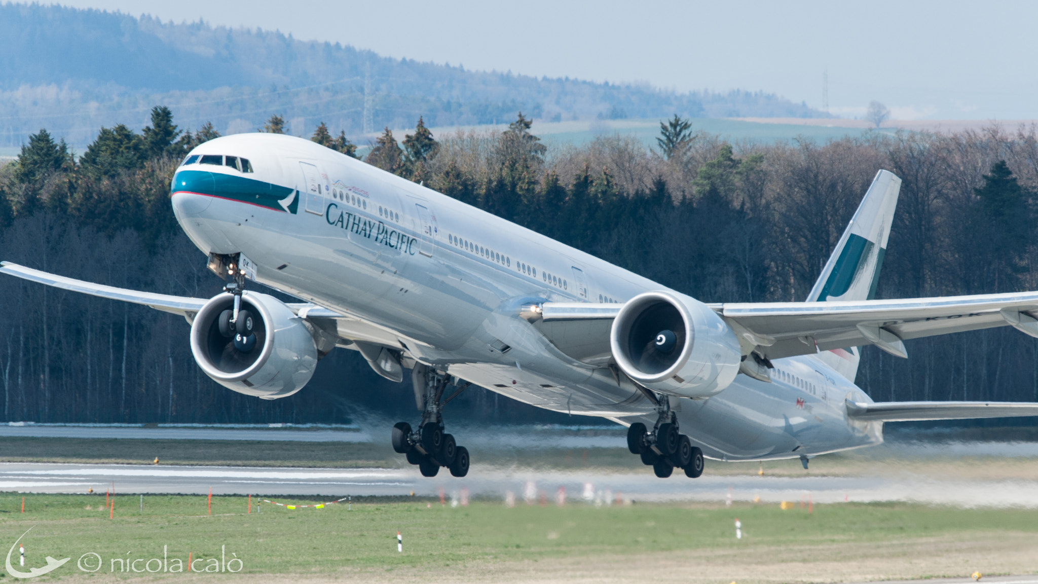 Sigma 150-600mm F5-6.3 DG OS HSM | C sample photo. Zurich airport international photography