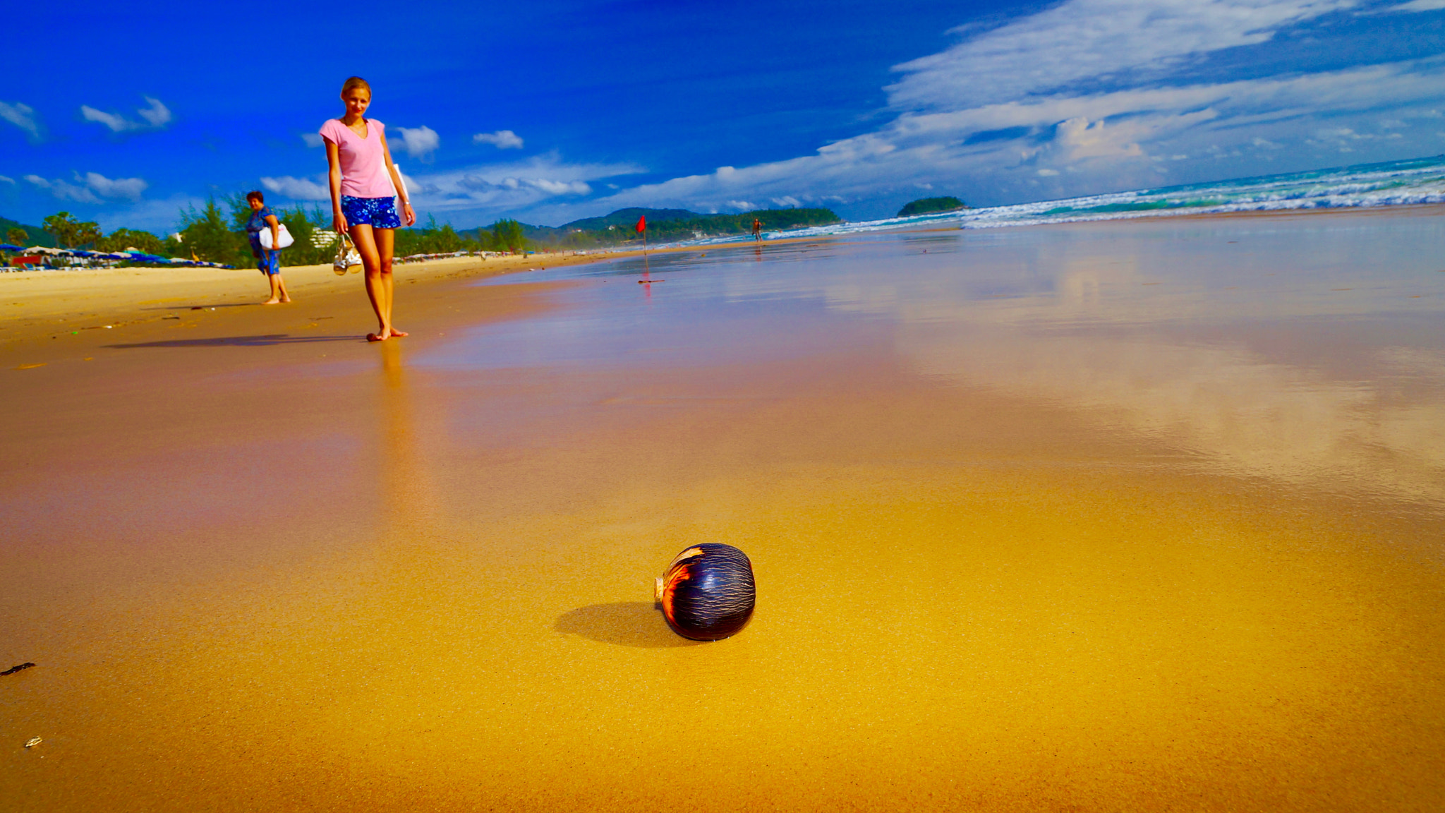 Sony a99 II + Sony Vario-Sonnar T* 16-35mm F2.8 ZA SSM sample photo. Karon beach, phuket, thailand photography