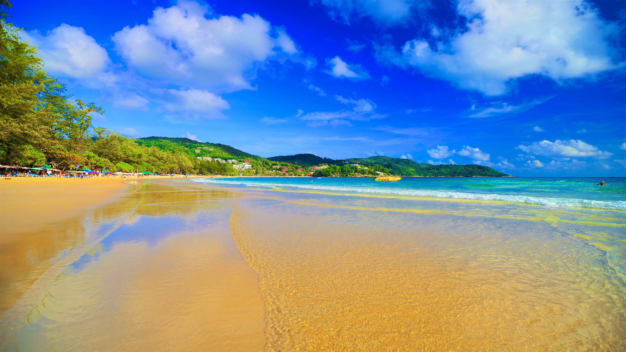 Sony a99 II + Sony Vario-Sonnar T* 16-35mm F2.8 ZA SSM sample photo. Karon beach, phuket, thailand photography