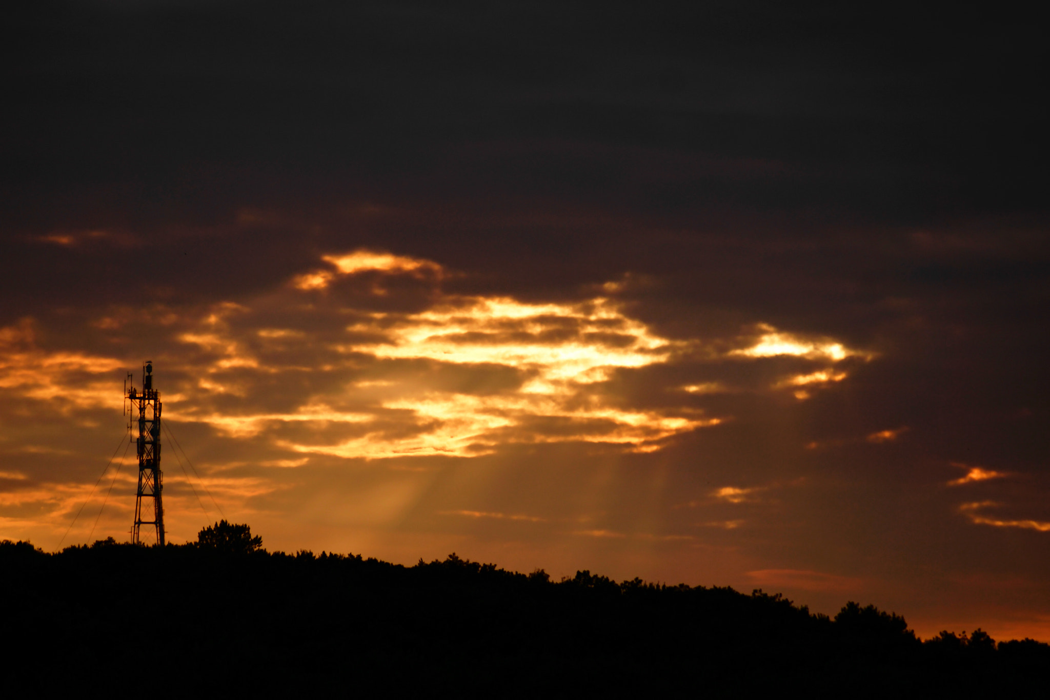 Sony SLT-A65 (SLT-A65V) sample photo. Sunset on a cloudy day photography