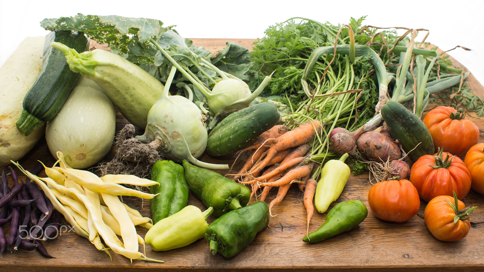 Sony SLT-A77 + Minolta AF 28-85mm F3.5-4.5 sample photo. Several vegetables on wooden chopping board and table. photography