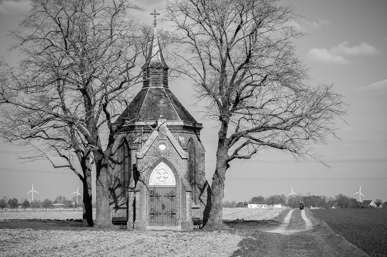 Fujifilm X-E1 + Fujifilm XF 60mm F2.4 R Macro sample photo. The chapel photography