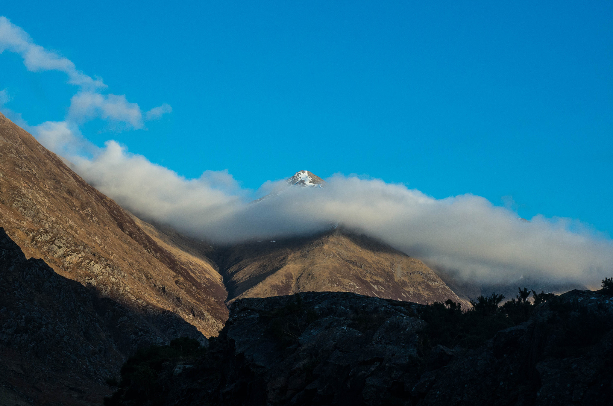Pentax K-5 II sample photo. The mountain in the clouds photography