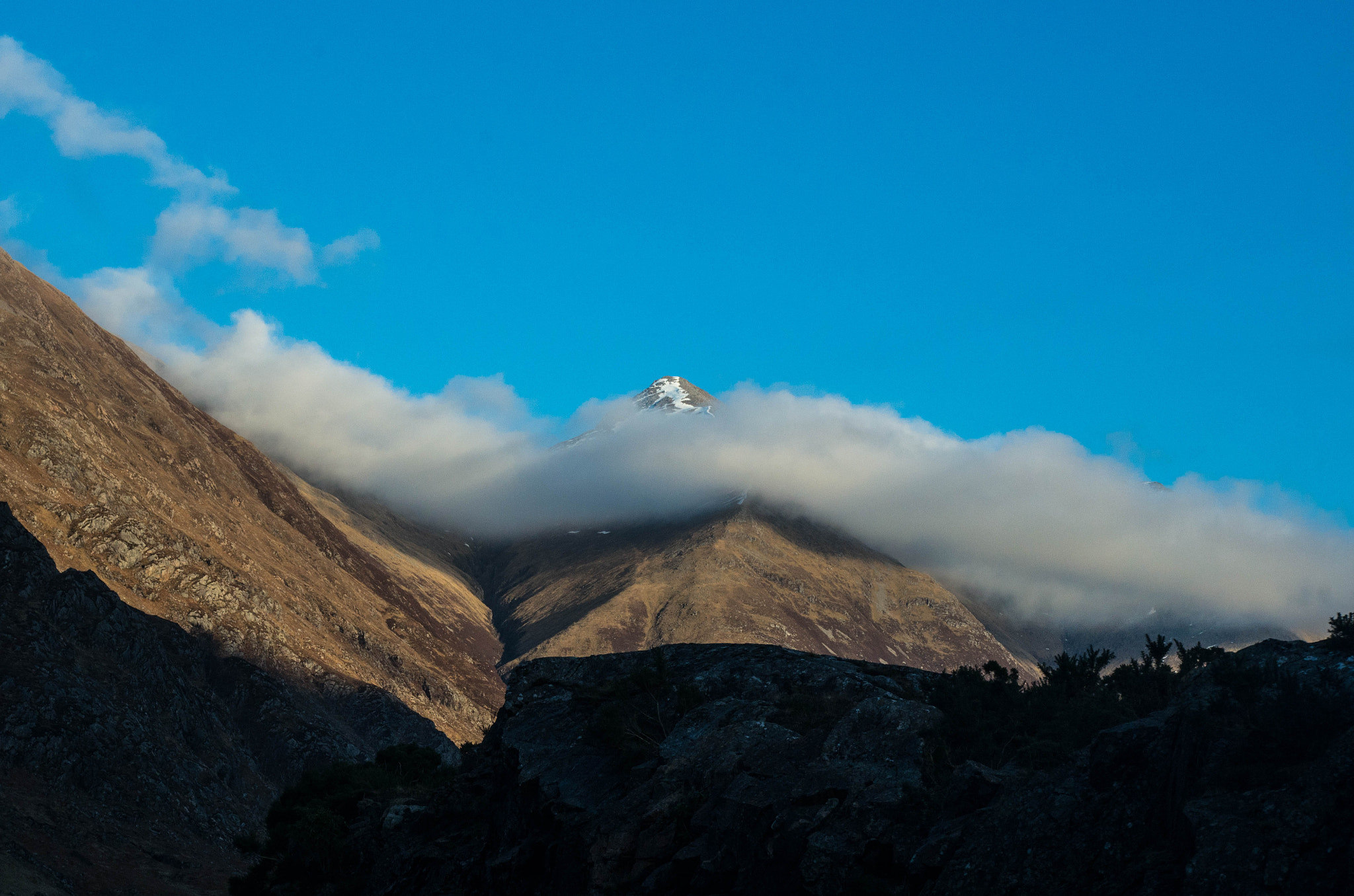 smc PENTAX-DA L 18-55mm F3.5-5.6 sample photo. The mountain in the clouds photography
