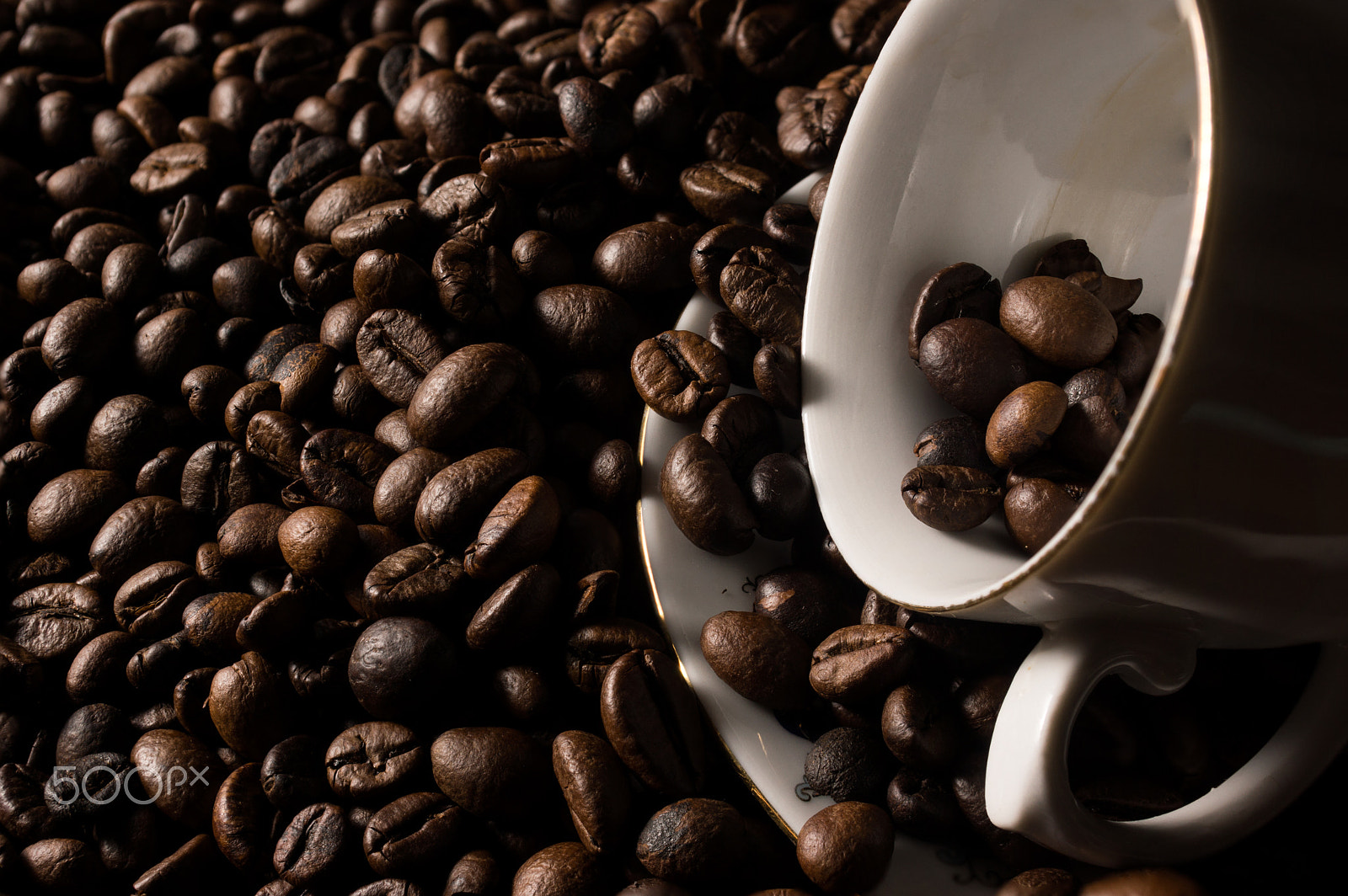 Sony SLT-A77 + Minolta AF 28-85mm F3.5-4.5 sample photo. Coffe beans and cup. photography