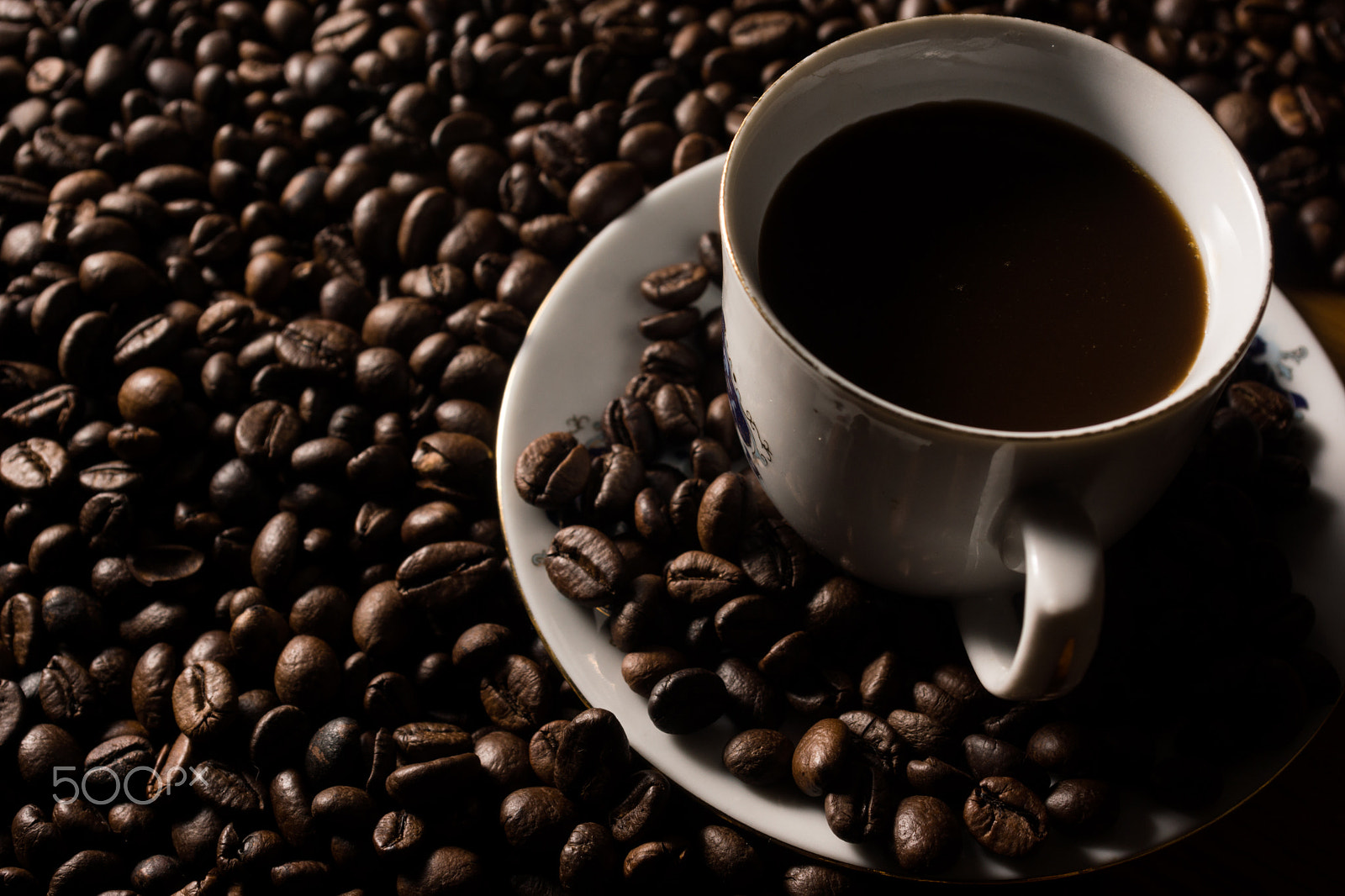 Sony SLT-A77 + Minolta AF 28-85mm F3.5-4.5 sample photo. Coffe beans and cup. photography