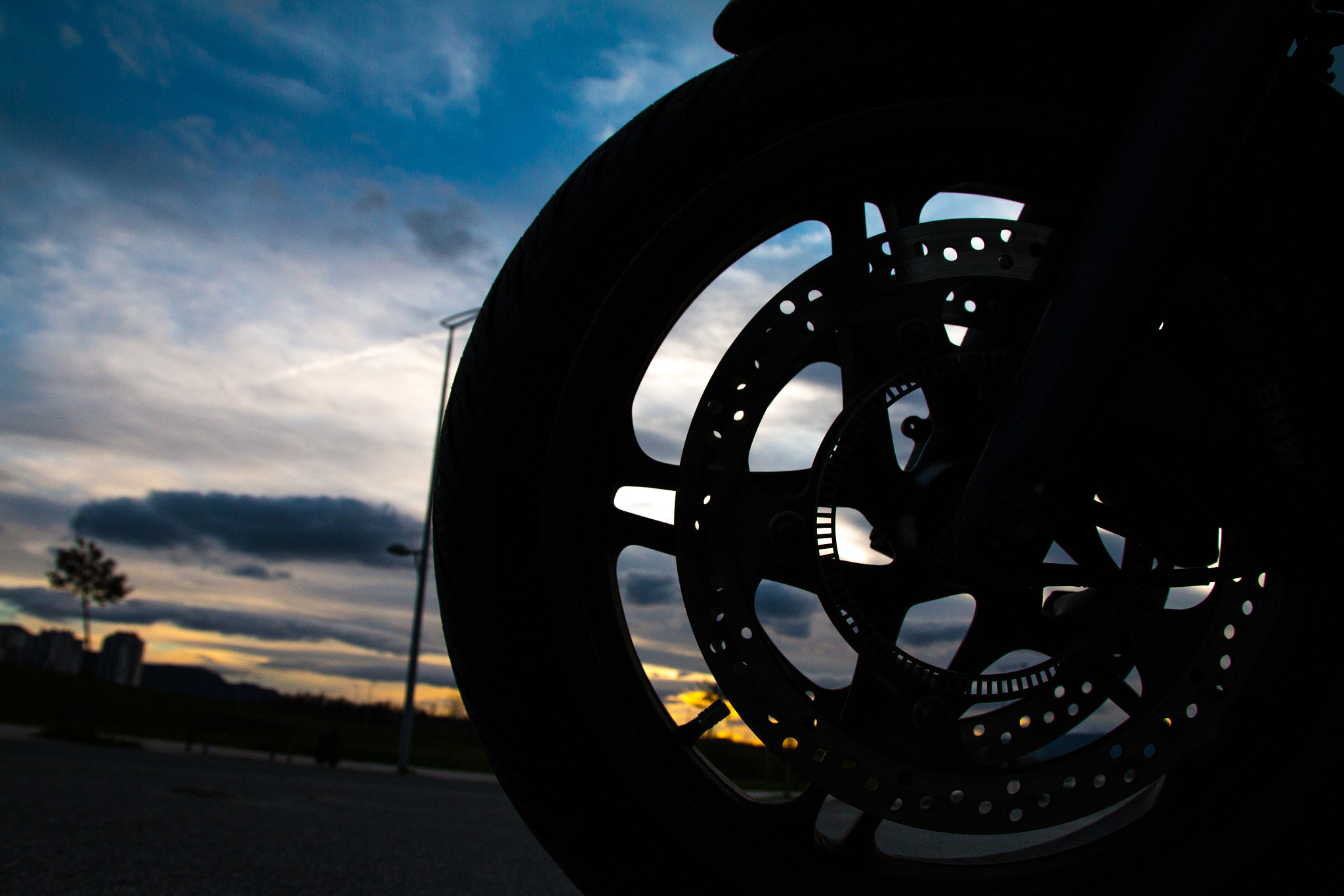 Canon EOS 70D + Canon EF 500mm F4L IS USM sample photo. Wheel´s brakes photography