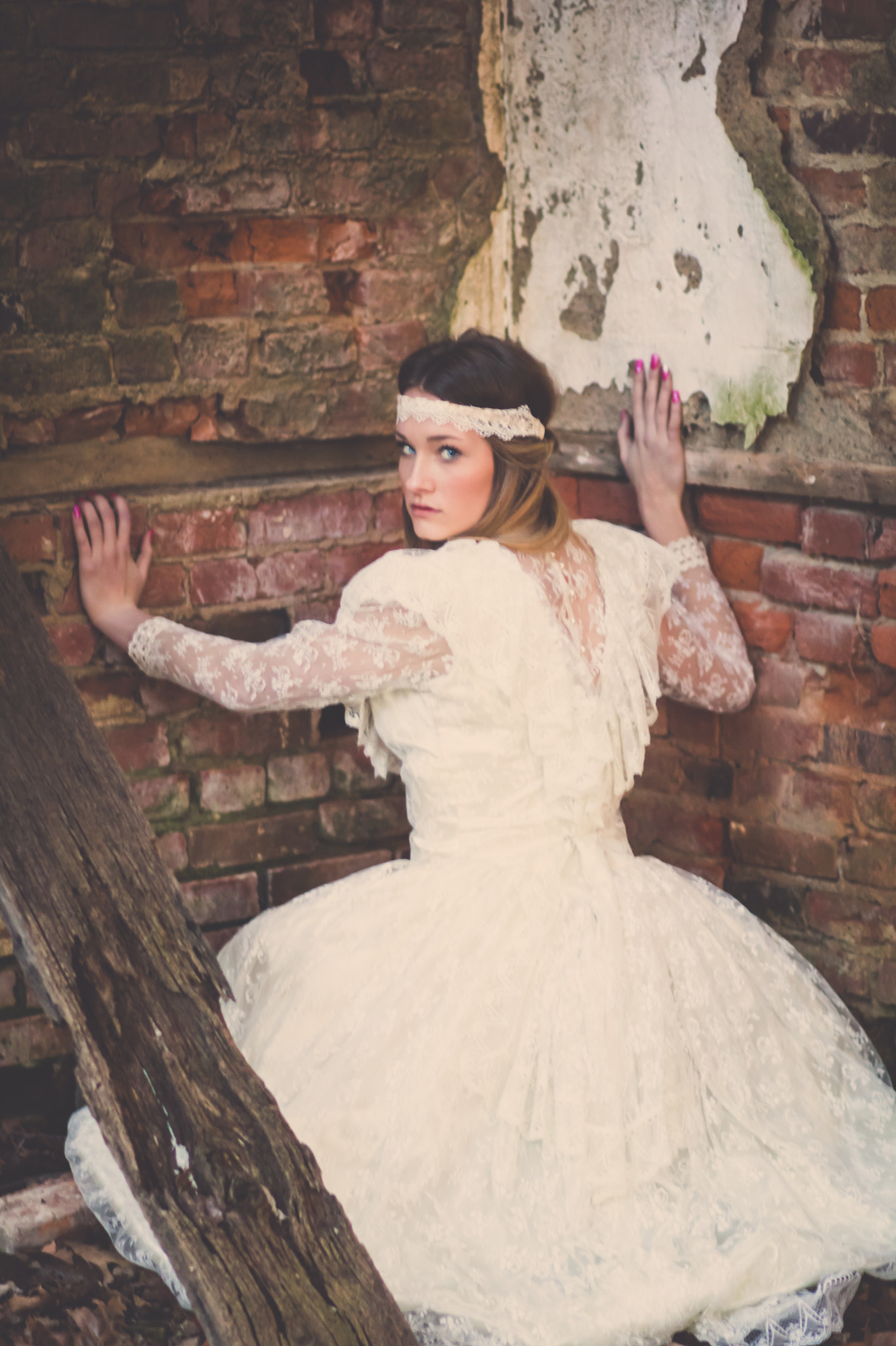 Canon EOS 750D (EOS Rebel T6i / EOS Kiss X8i) sample photo. Lost bride photography