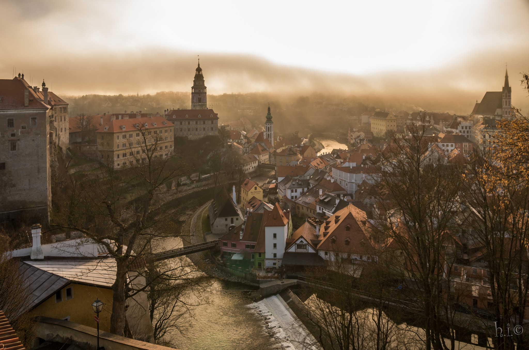 Pentax K-50 + Sigma AF 10-20mm F4-5.6 EX DC sample photo. Český krumlov morning photography