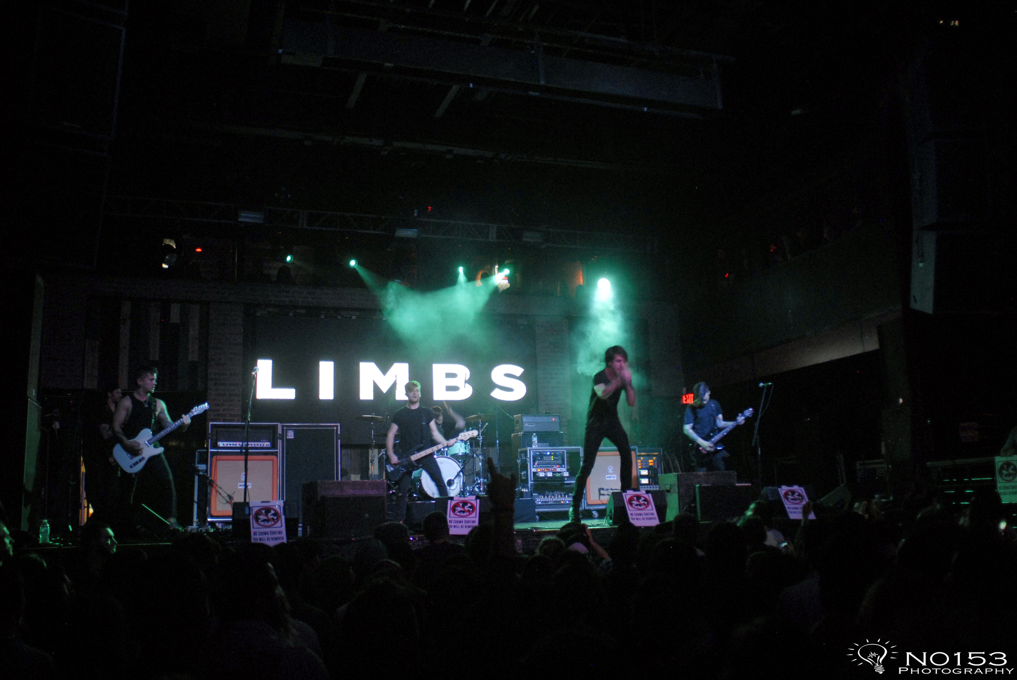 Nikon D200 + AF Nikkor 20mm f/2.8 sample photo. Limbs photography