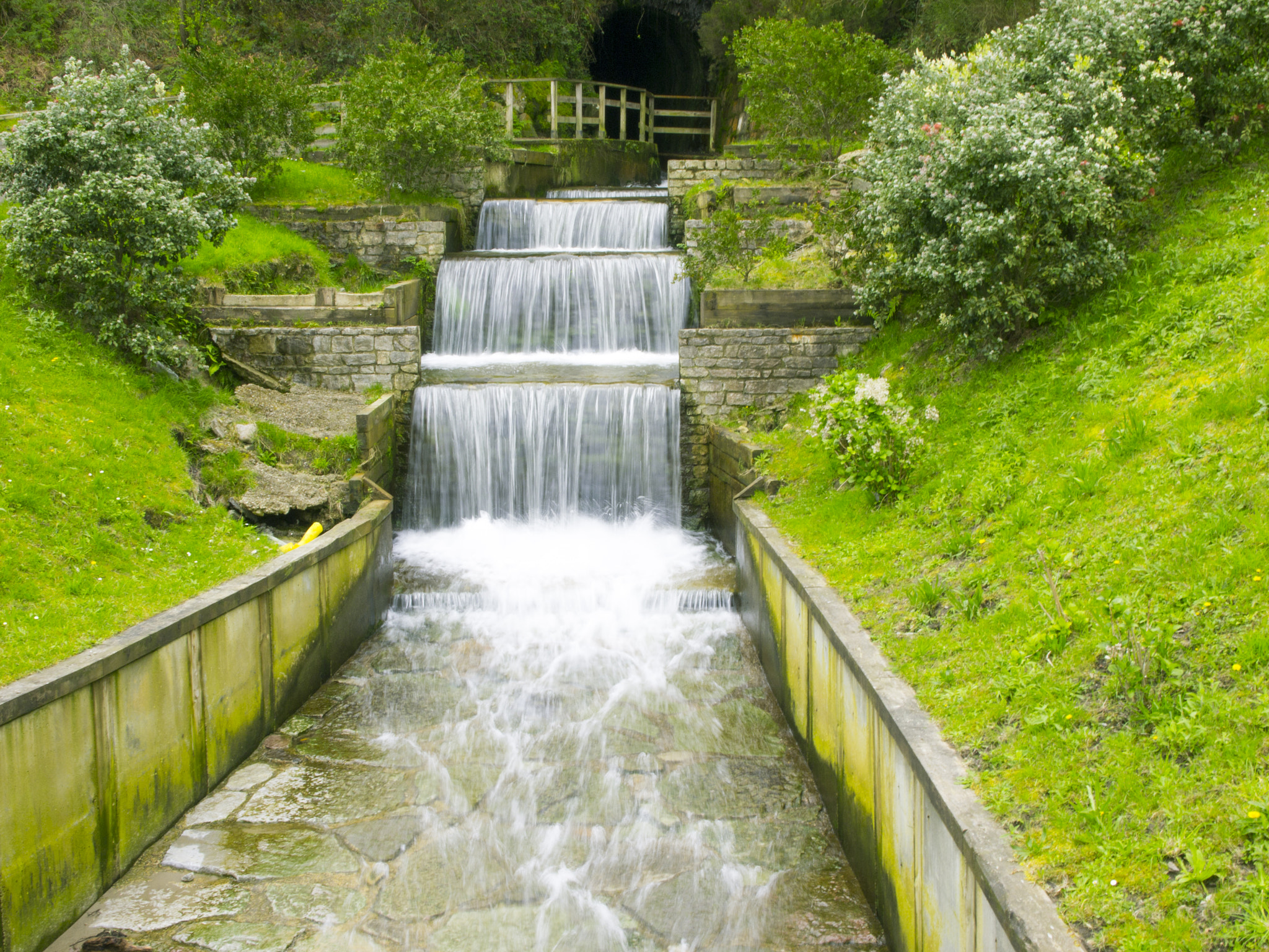 Olympus PEN E-PL3 sample photo. Cascada en cudillero asturias photography