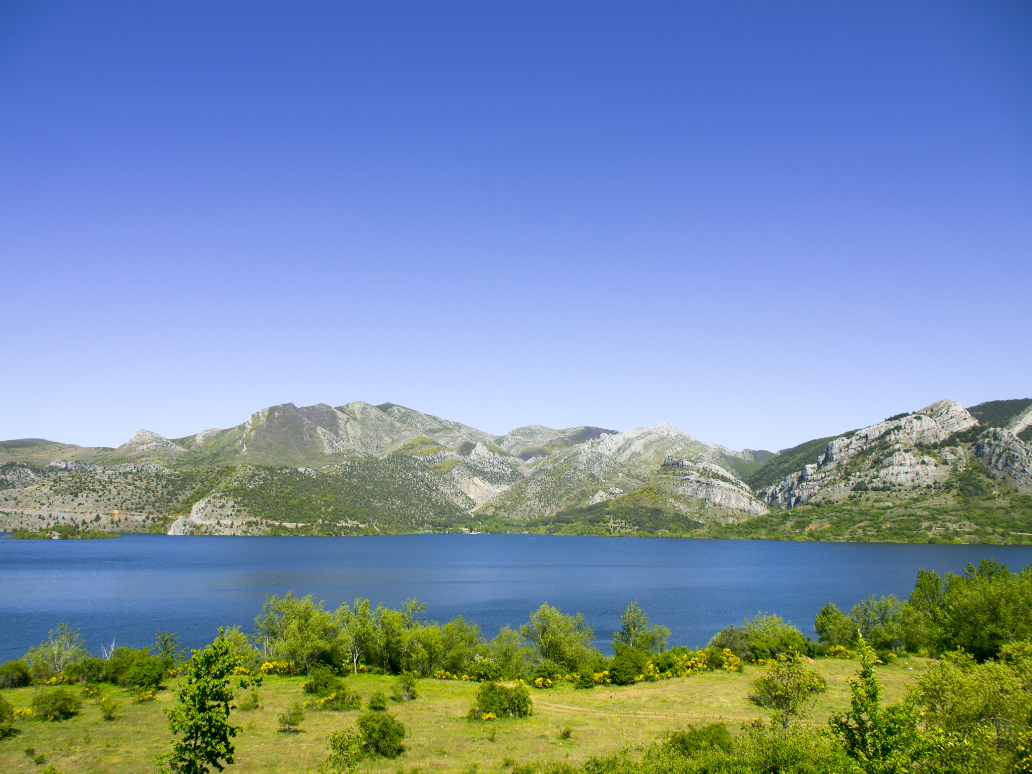 Olympus PEN E-PL3 sample photo. Lago asturias photography