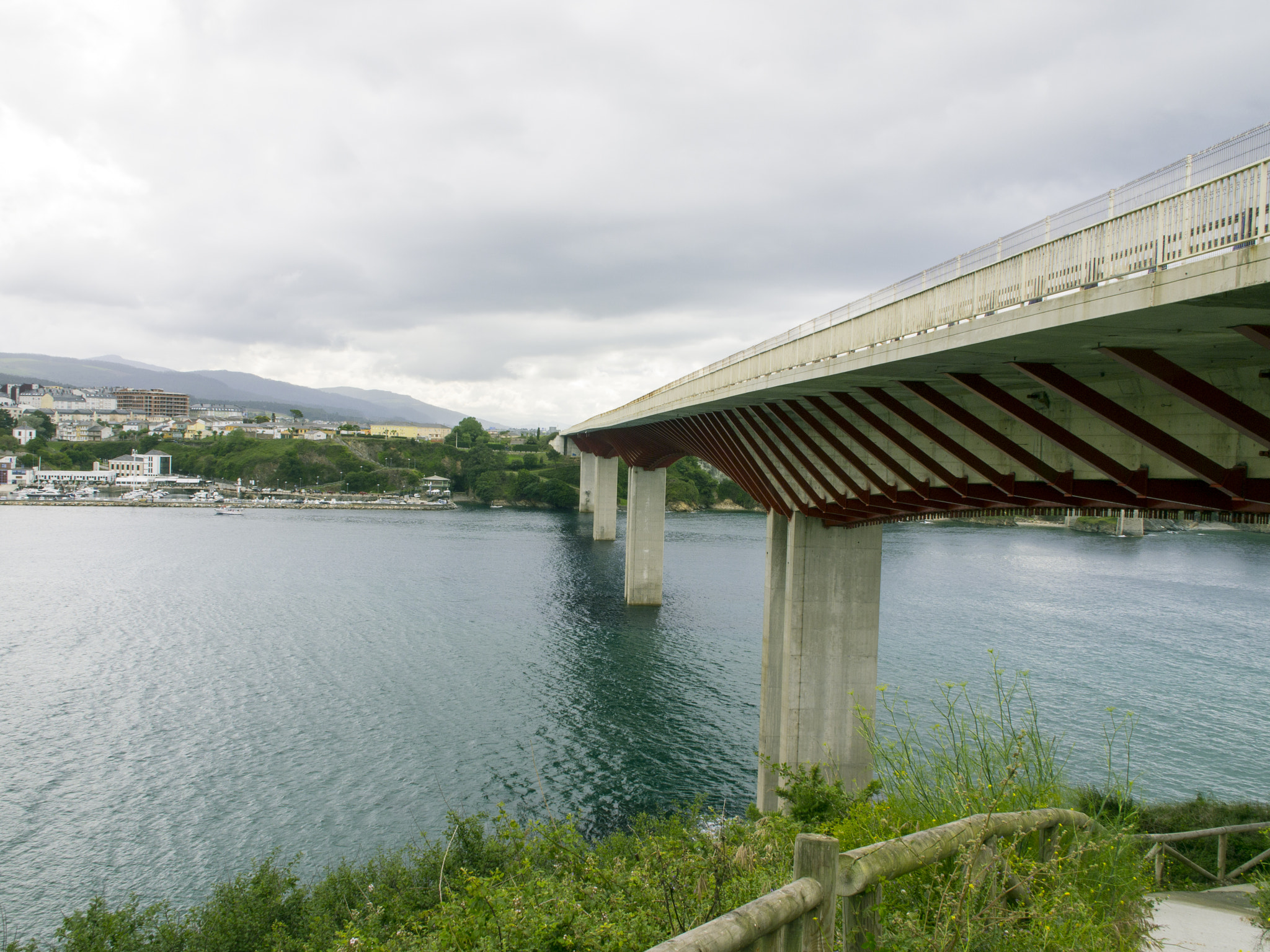 Olympus PEN E-PL3 sample photo. Puente ribadeo, asturias photography