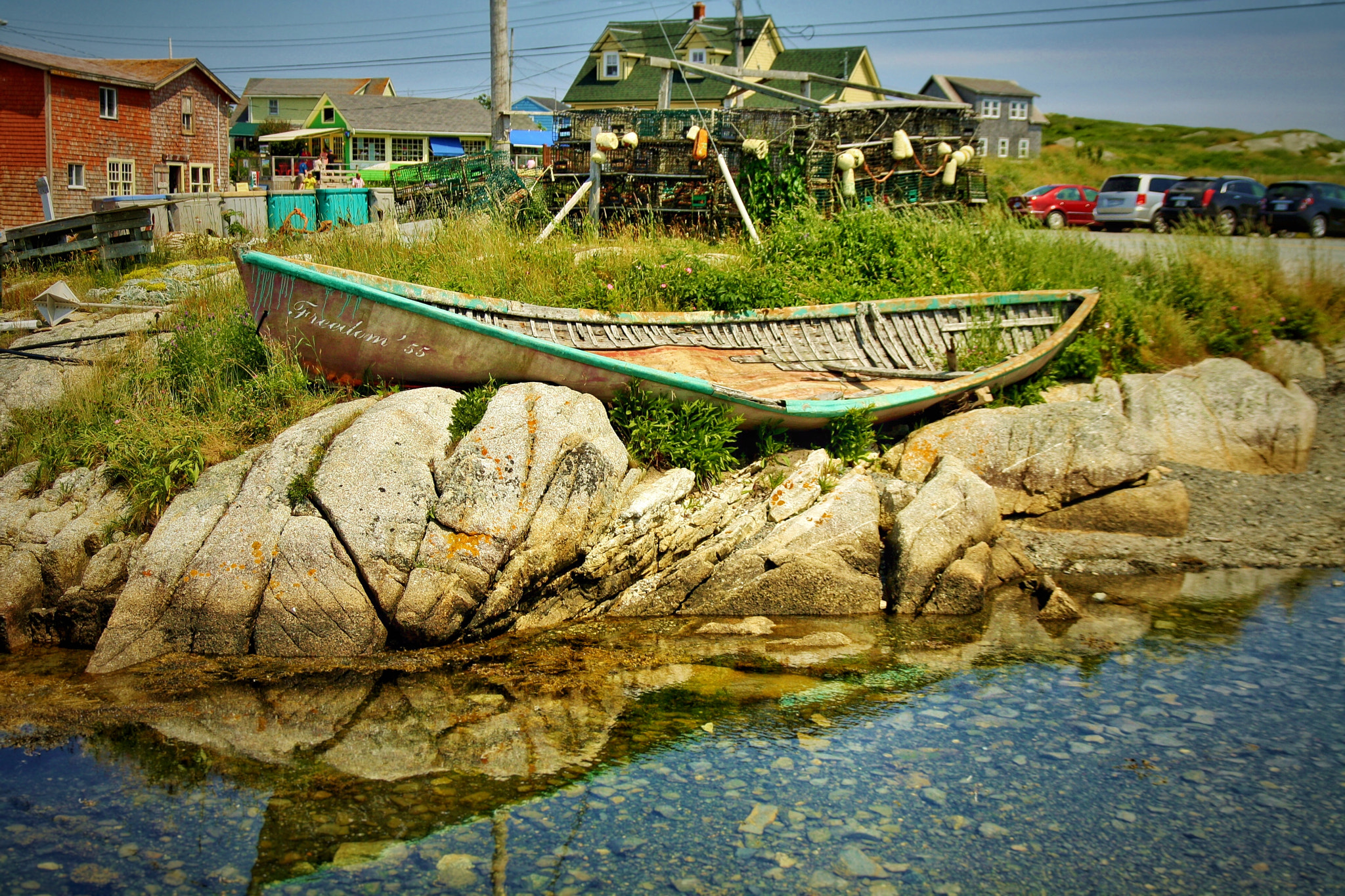 Canon EOS 1000D (EOS Digital Rebel XS / EOS Kiss F) + Canon 17-70mm sample photo. Peggy's cove photography