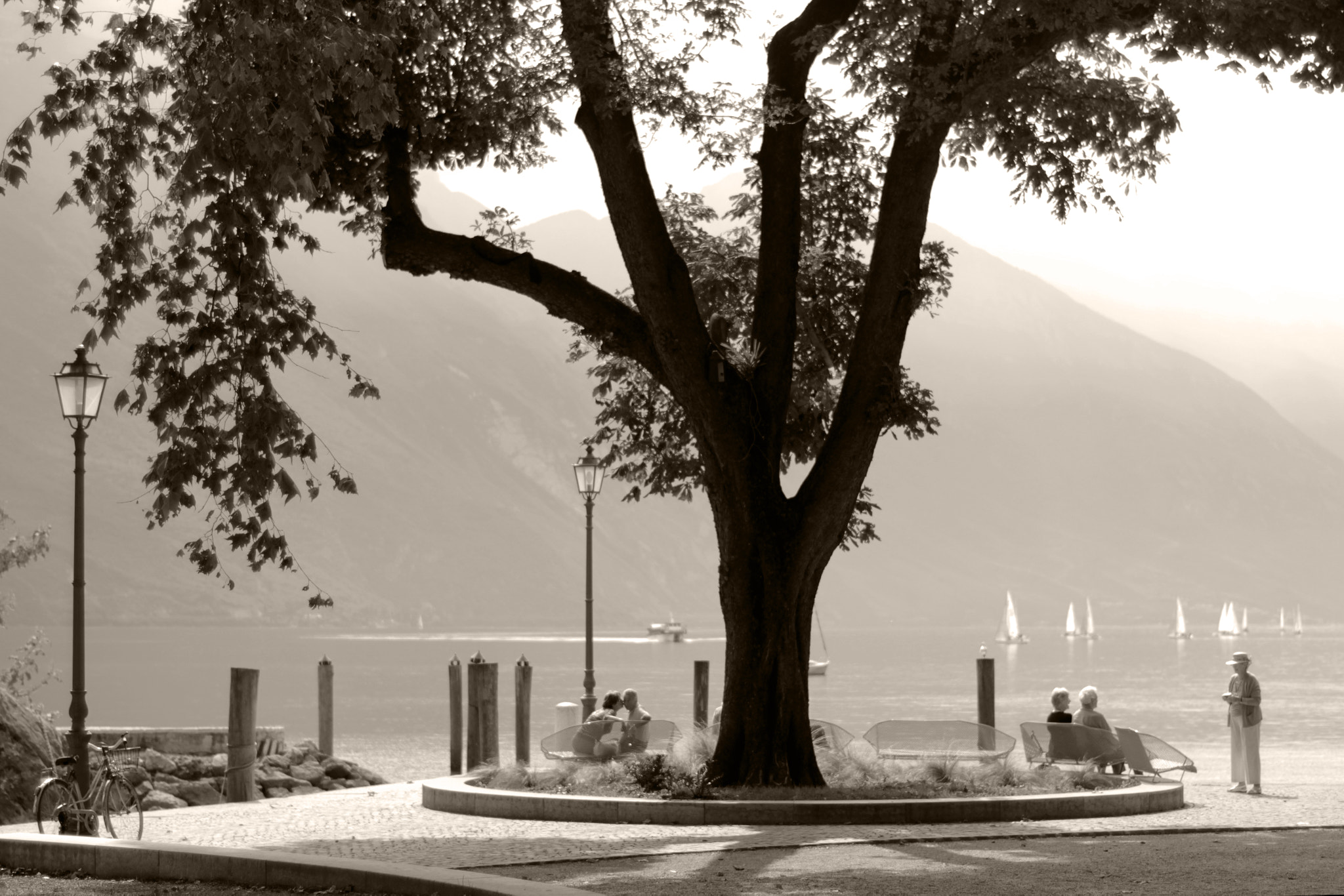 ZEISS Planar T* 50mm F1.4 sample photo. The lake of the dreamers photography