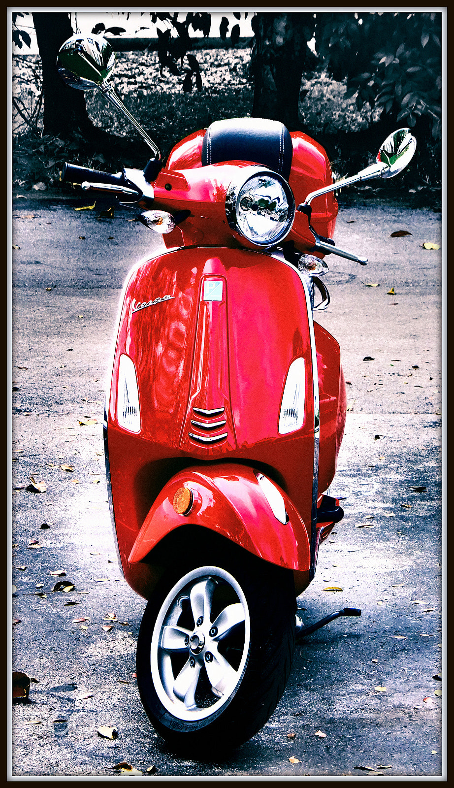 Fujifilm FinePix F850EXR sample photo. Red motorcycle. scooter photography