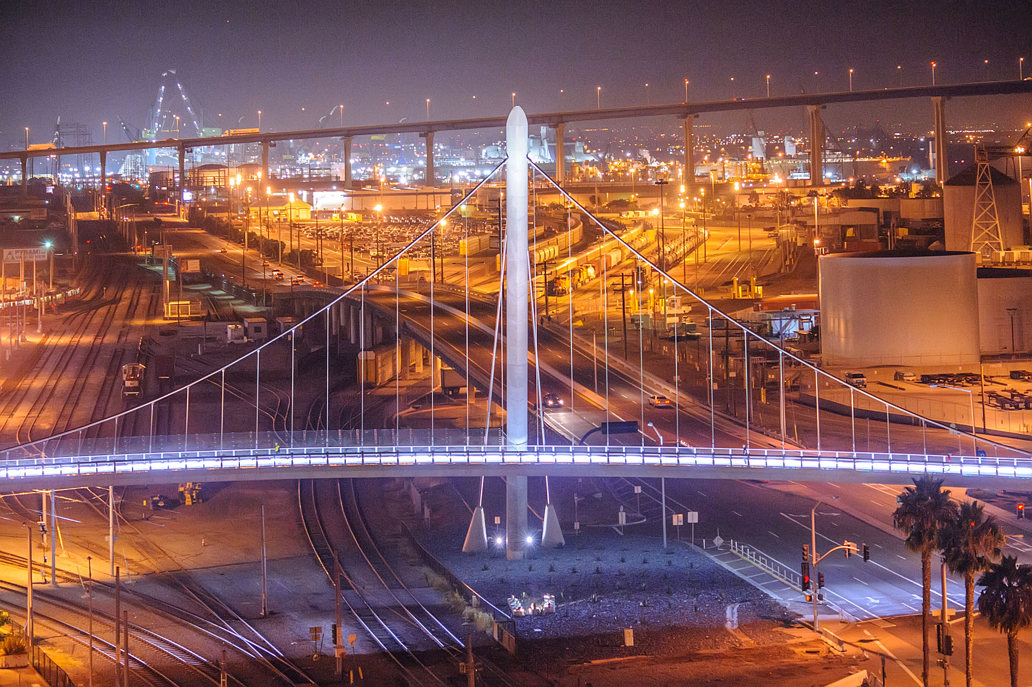 Nikon AF Nikkor 105mm F2D DC sample photo. San diego footbridge photography