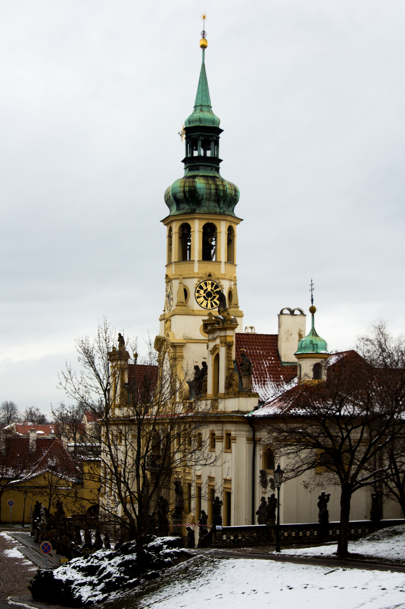 Canon EF-S 18-55mm F3.5-5.6 sample photo. Praga photography