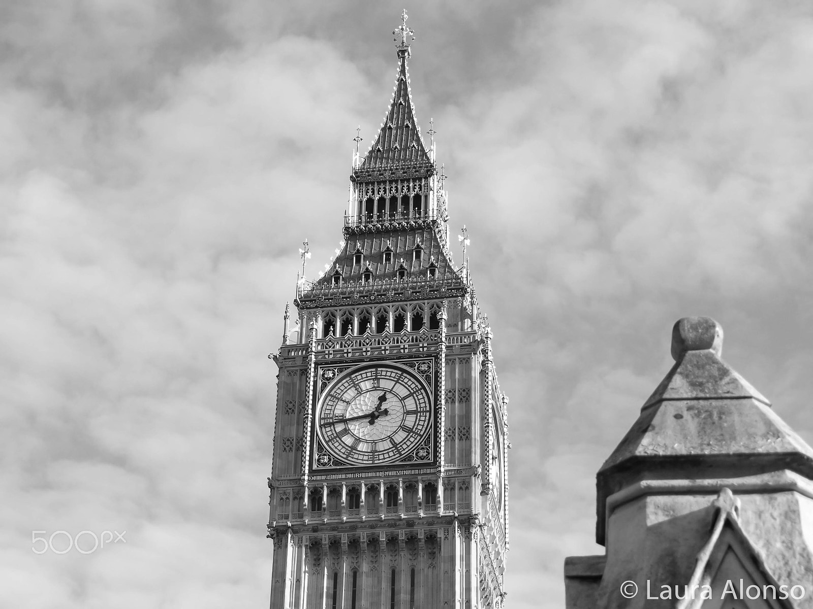 Olympus E-450 (EVOLT E-450) + OLYMPUS 14-42mm Lens sample photo. Big ben black and white photography