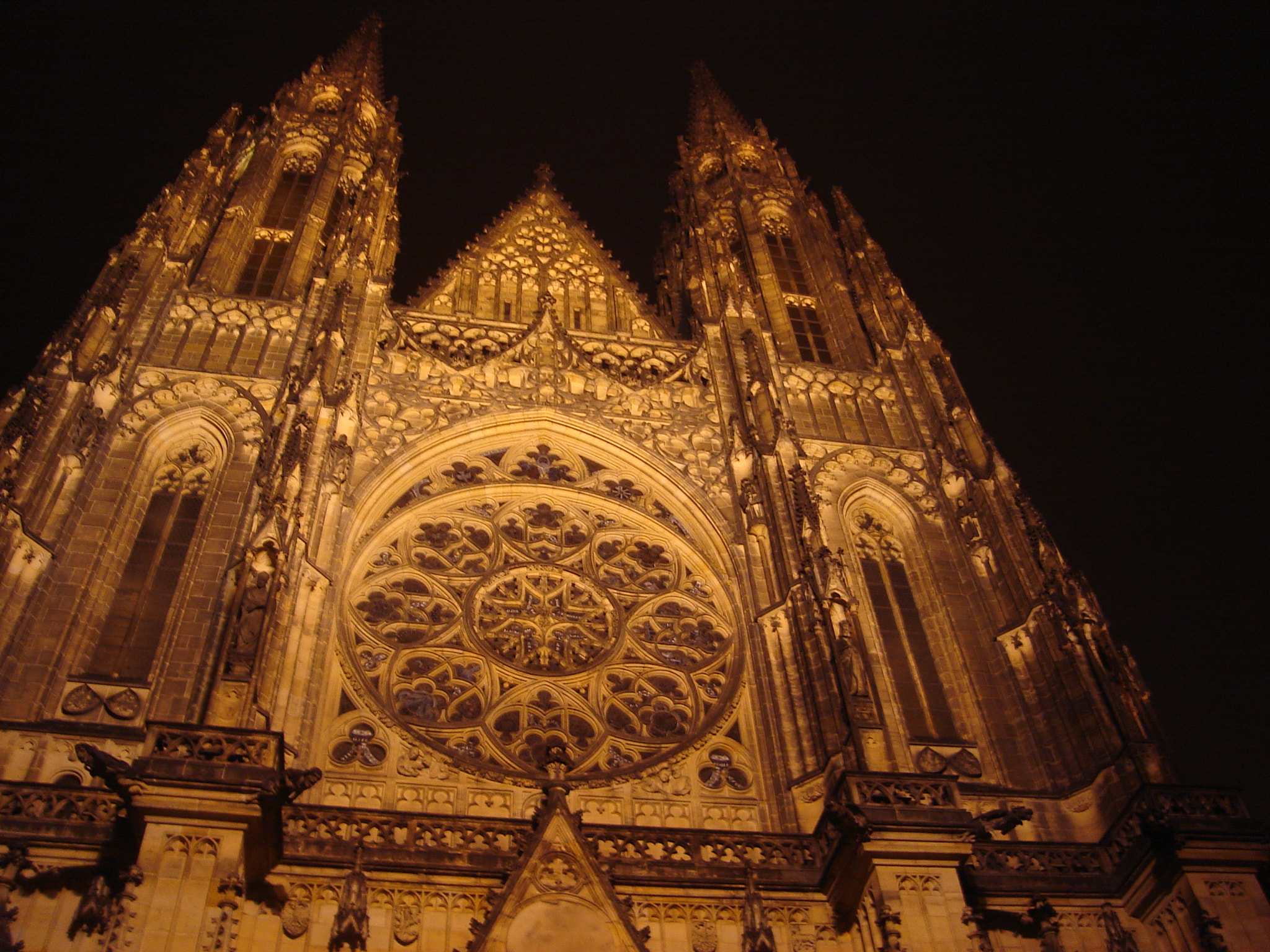 Sony DSC-S40 sample photo. San vito cathedral photography