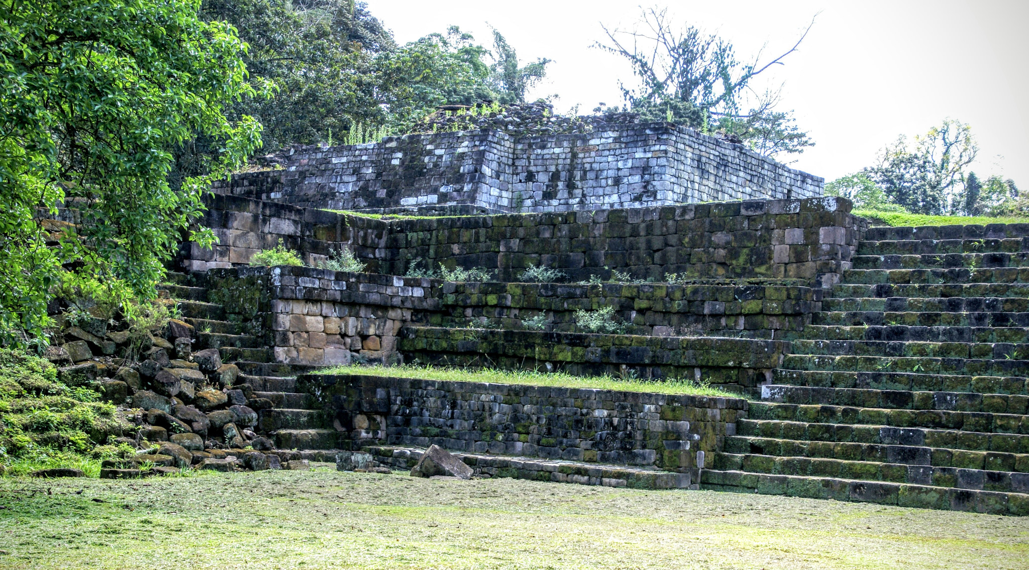 Tamron 16-300mm F3.5-6.3 Di II VC PZD Macro sample photo. Mayan pyramid  photography
