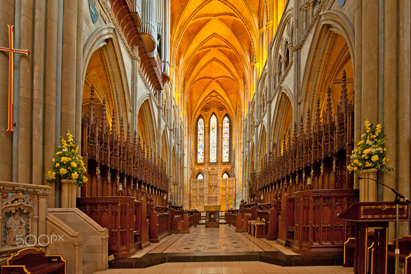 Sigma 12-24mm F4.5-5.6 EX DG Aspherical HSM sample photo. Choir photography