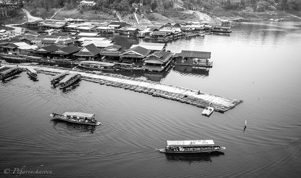 Summicron-M 1:2/28 ASPH. sample photo. The floating bridge that used to connected photography