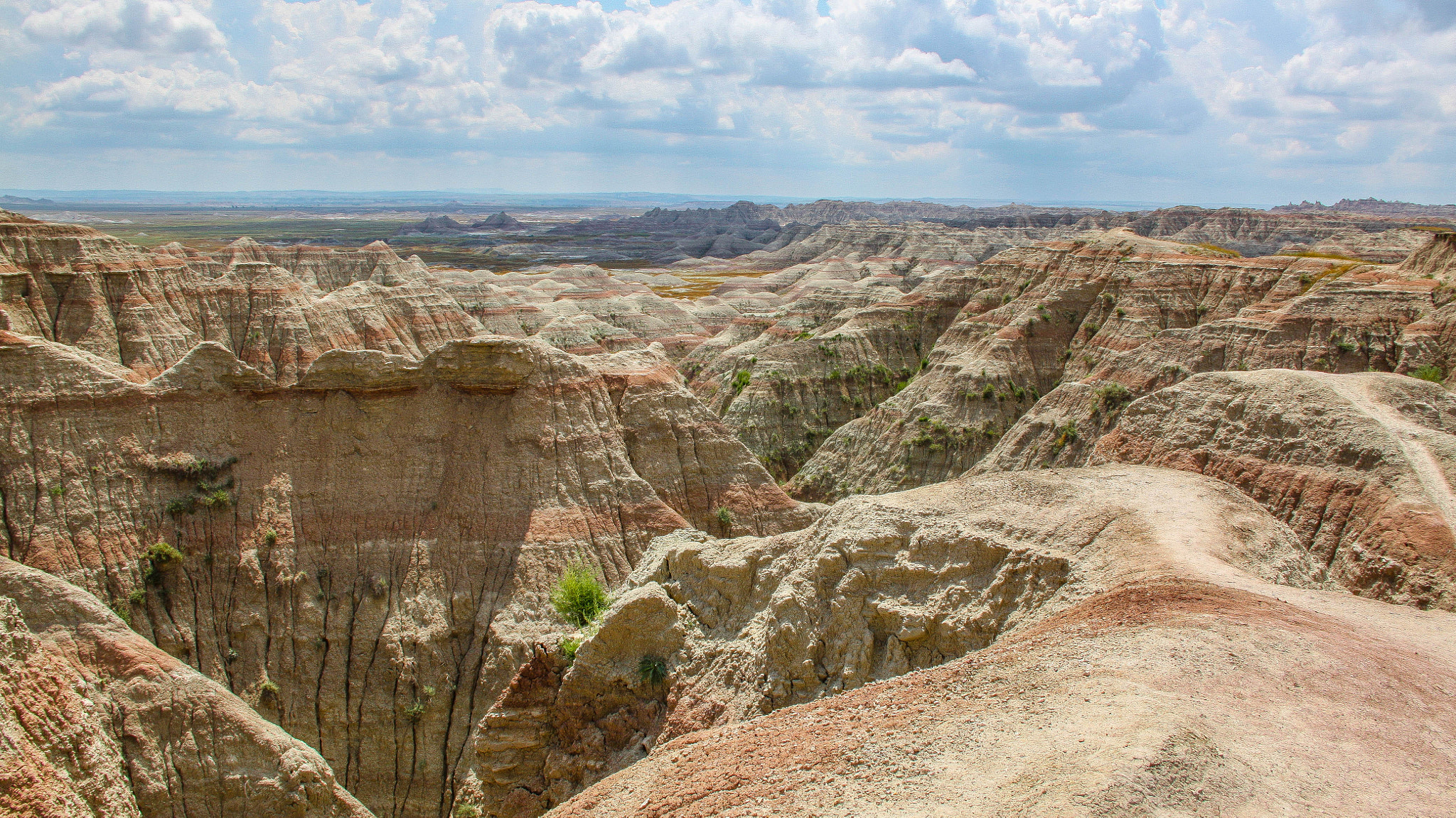 Canon EOS 450D (EOS Rebel XSi / EOS Kiss X2) sample photo. The colorful badlands of south dakota photography
