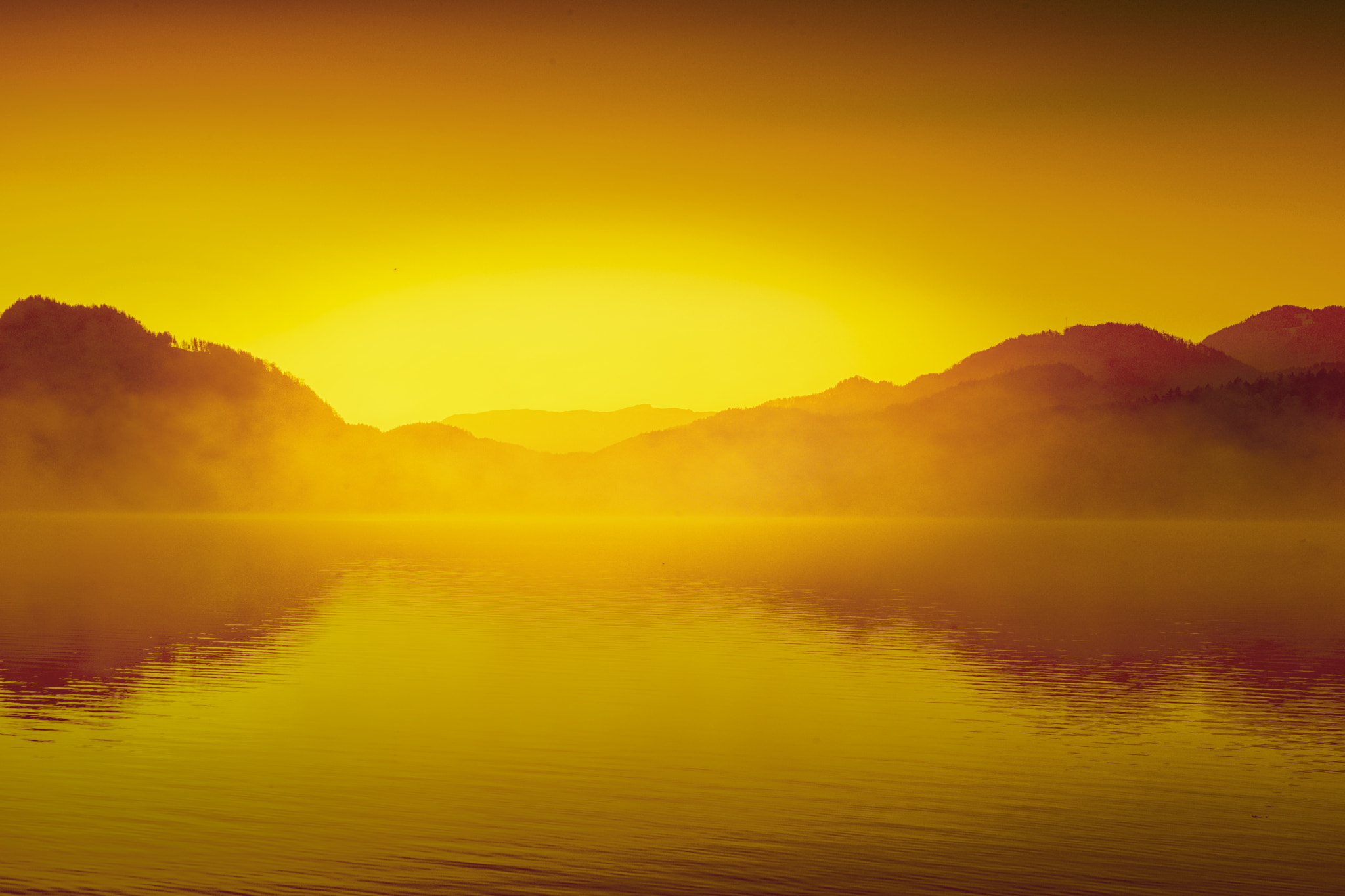 AF Zoom-Nikkor 24-120mm f/3.5-5.6D IF sample photo. Golden hour photography