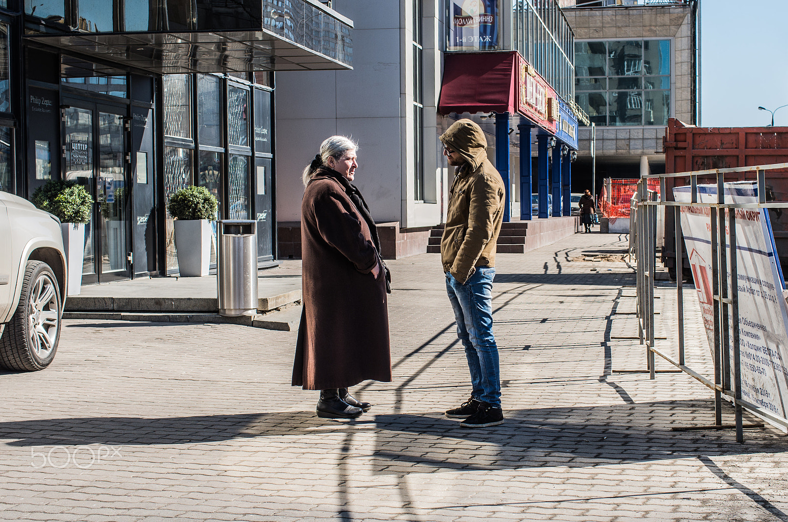 Pentax K-5 IIs sample photo. A confrontation on the street photography