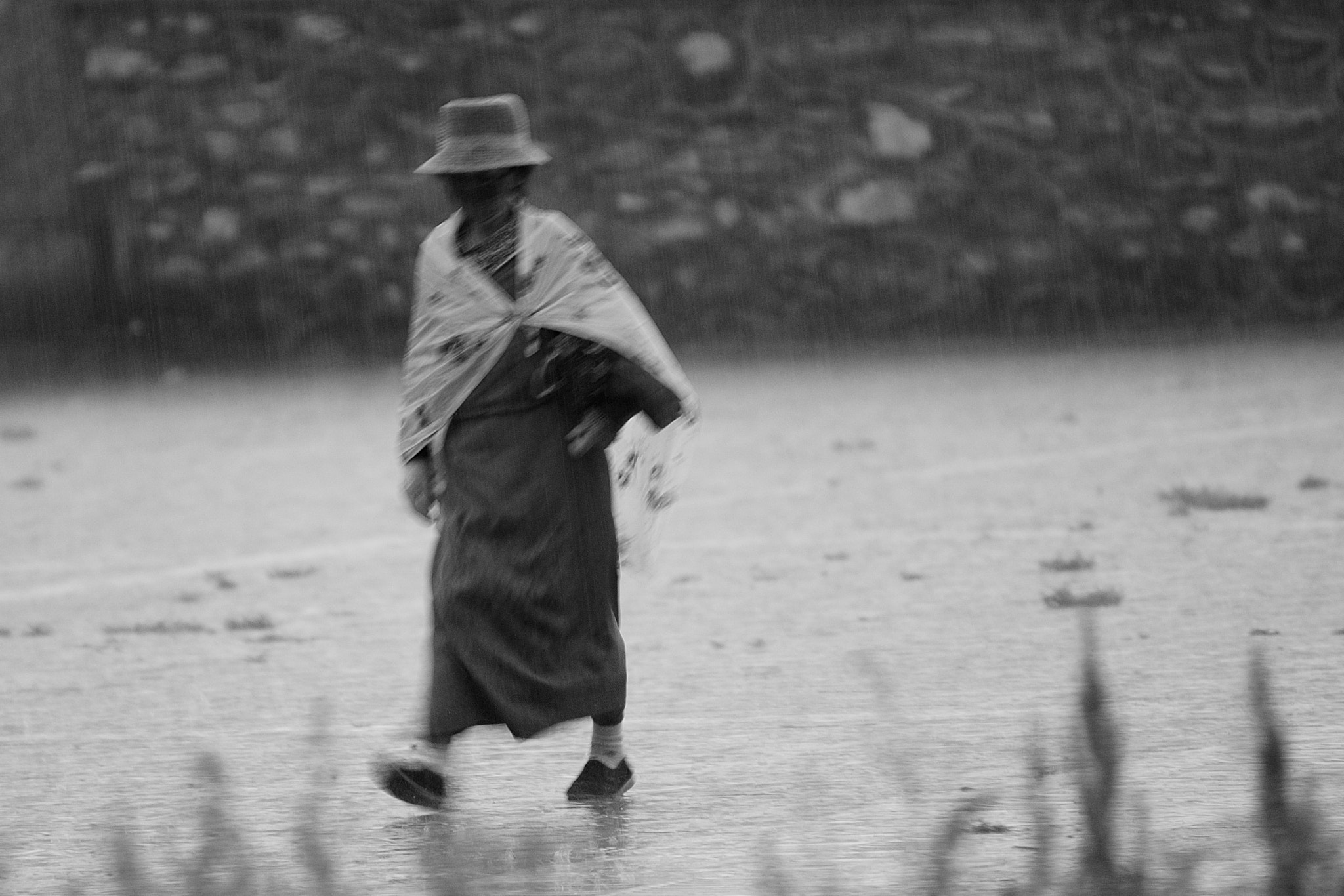 Nikon D70 sample photo. Walking in the rain photography