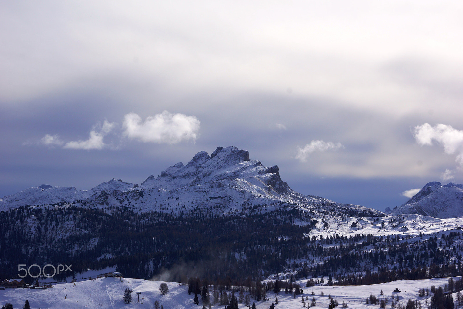 Sony DT 55-200mm F4-5.6 SAM sample photo. Snow in alta badia photography