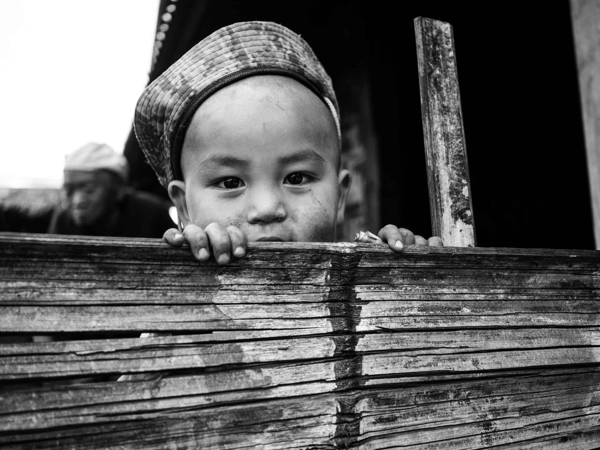Olympus OM-D E-M5 + Olympus M.Zuiko Digital 17mm F1.8 sample photo. လူကလေး (the boy) photography