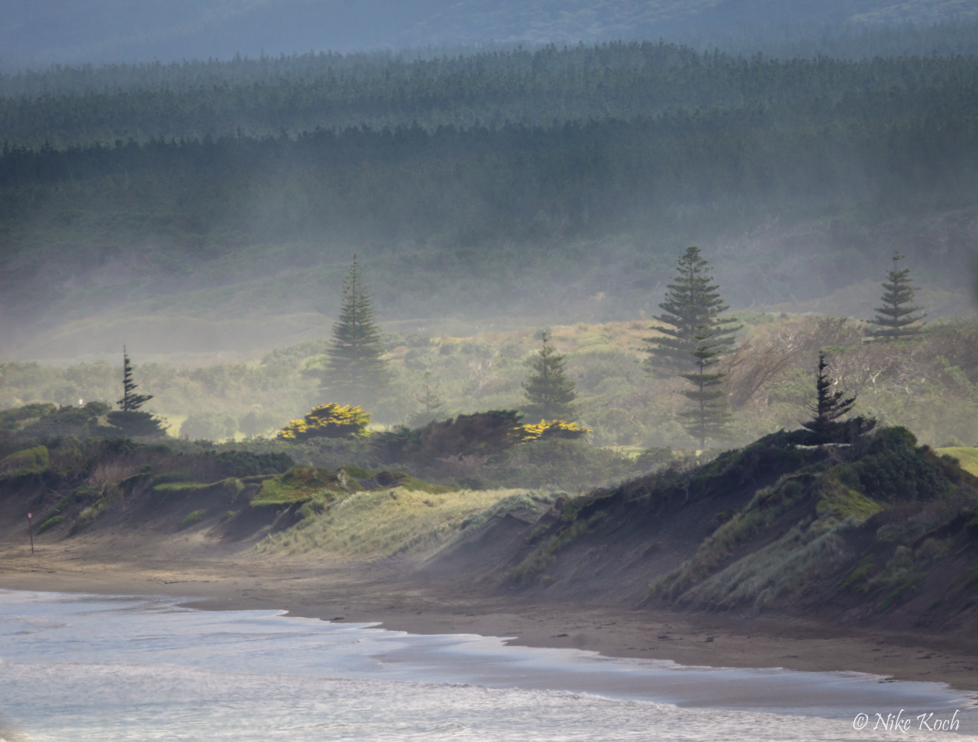 Sony 70-400mm F4-5.6 G SSM II sample photo. Hazy shoreline photography