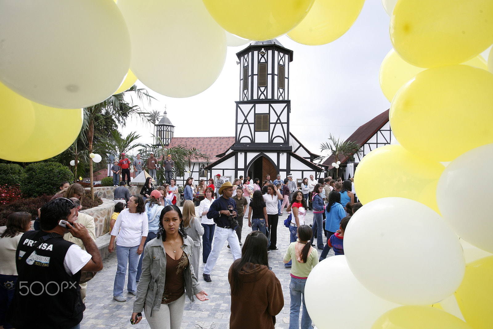 Canon EOS 5D + Canon EF 16-35mm F2.8L USM sample photo. South america venezuela colonia tovar festival photography