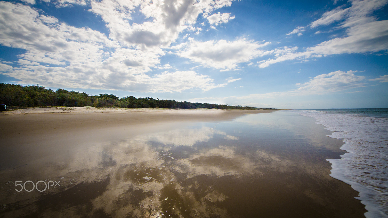 Canon EOS 70D + Sigma 8-16mm F4.5-5.6 DC HSM sample photo. Bribie blue skies photography