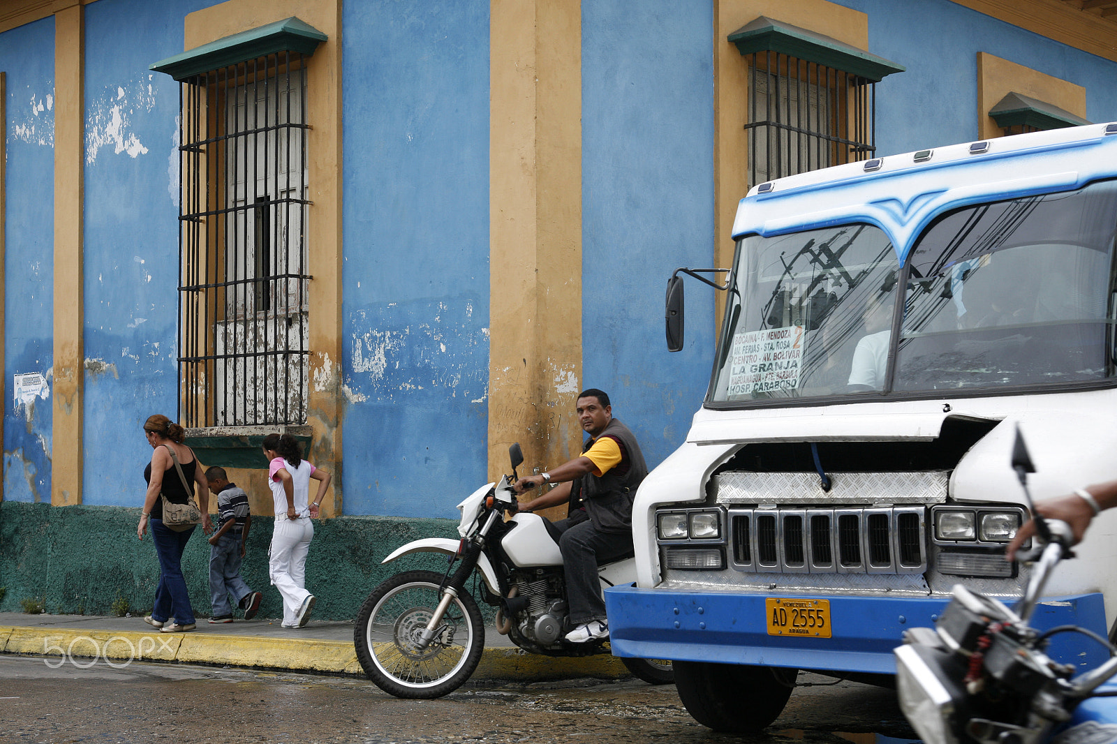 Canon EOS 5D + EF28-70mm f/2.8L USM sample photo. South america venezuela valencia city photography