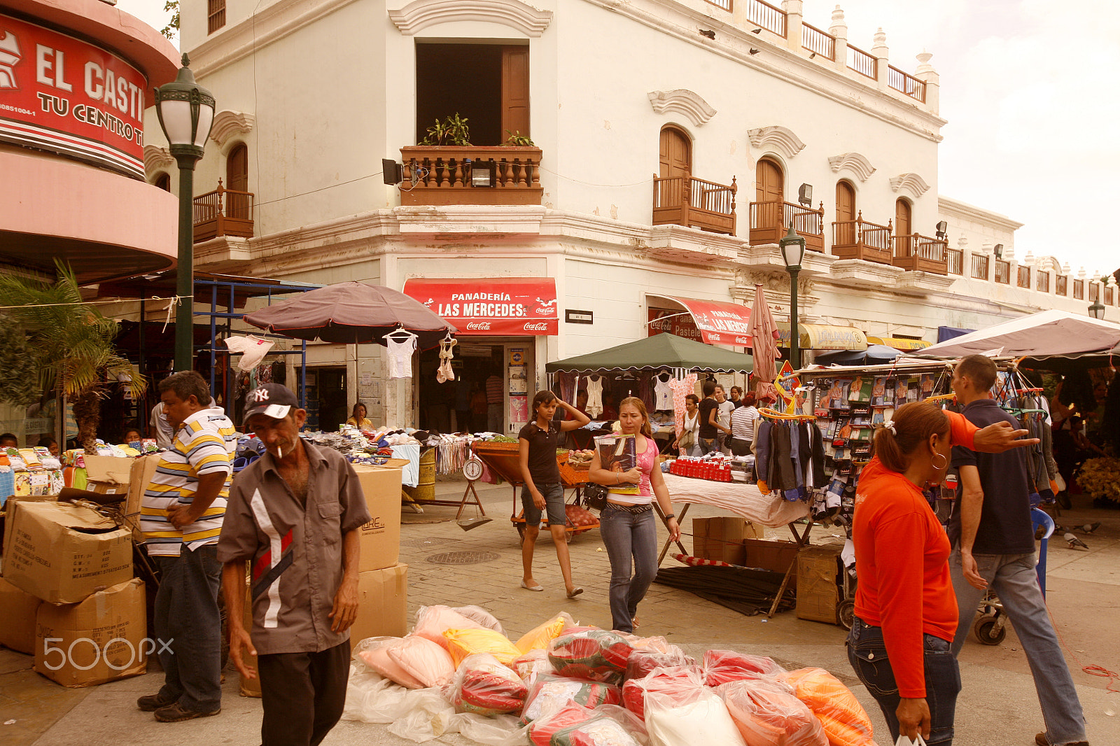 Canon EOS 5D + Canon EF 16-35mm F2.8L USM sample photo. South america venezuela maracaibo town photography