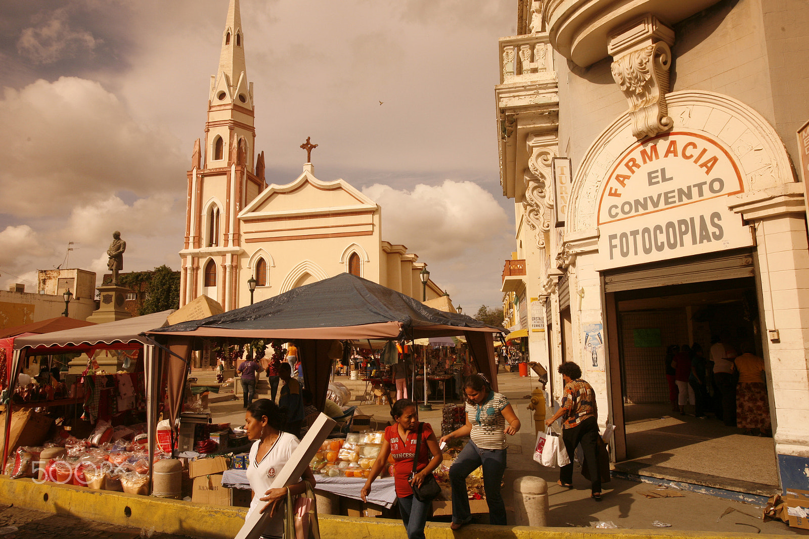 Canon EOS 5D + Canon EF 16-35mm F2.8L USM sample photo. South america venezuela maracaibo town photography